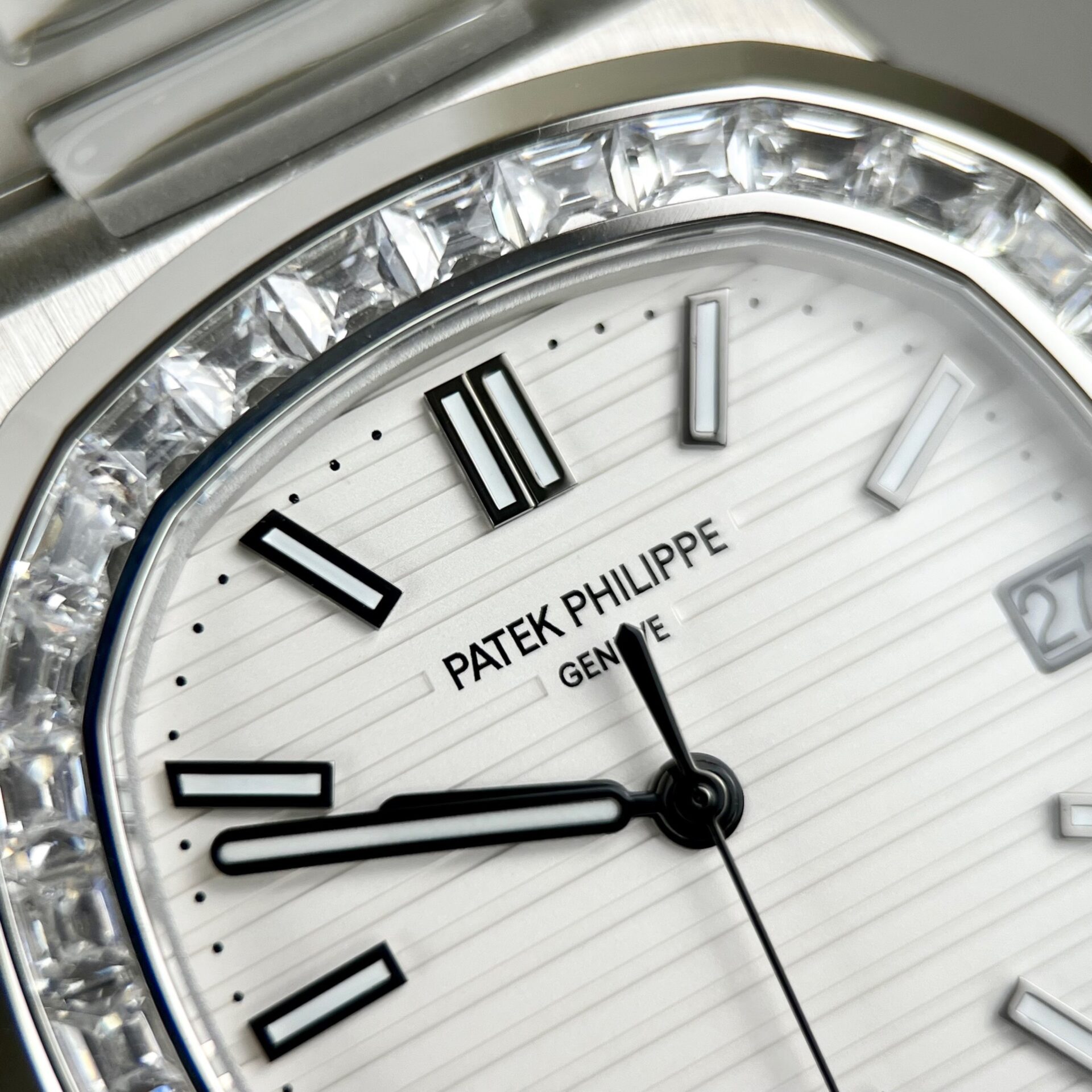 Patek Philippe Replica Watch Nautilus 5723 White Dial Metal Wire 40mm - Top club