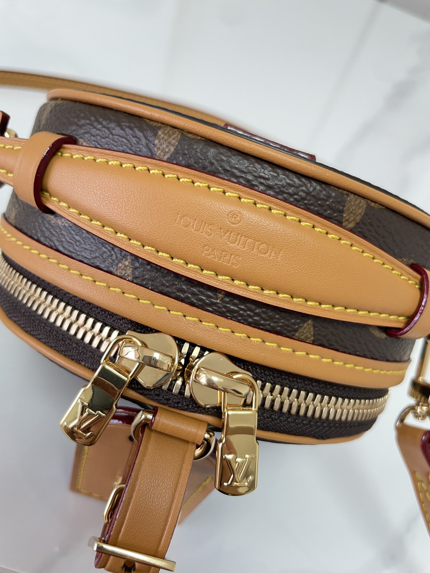 Louis Vuitton Boite Chapeau M446991:1High-quality replica