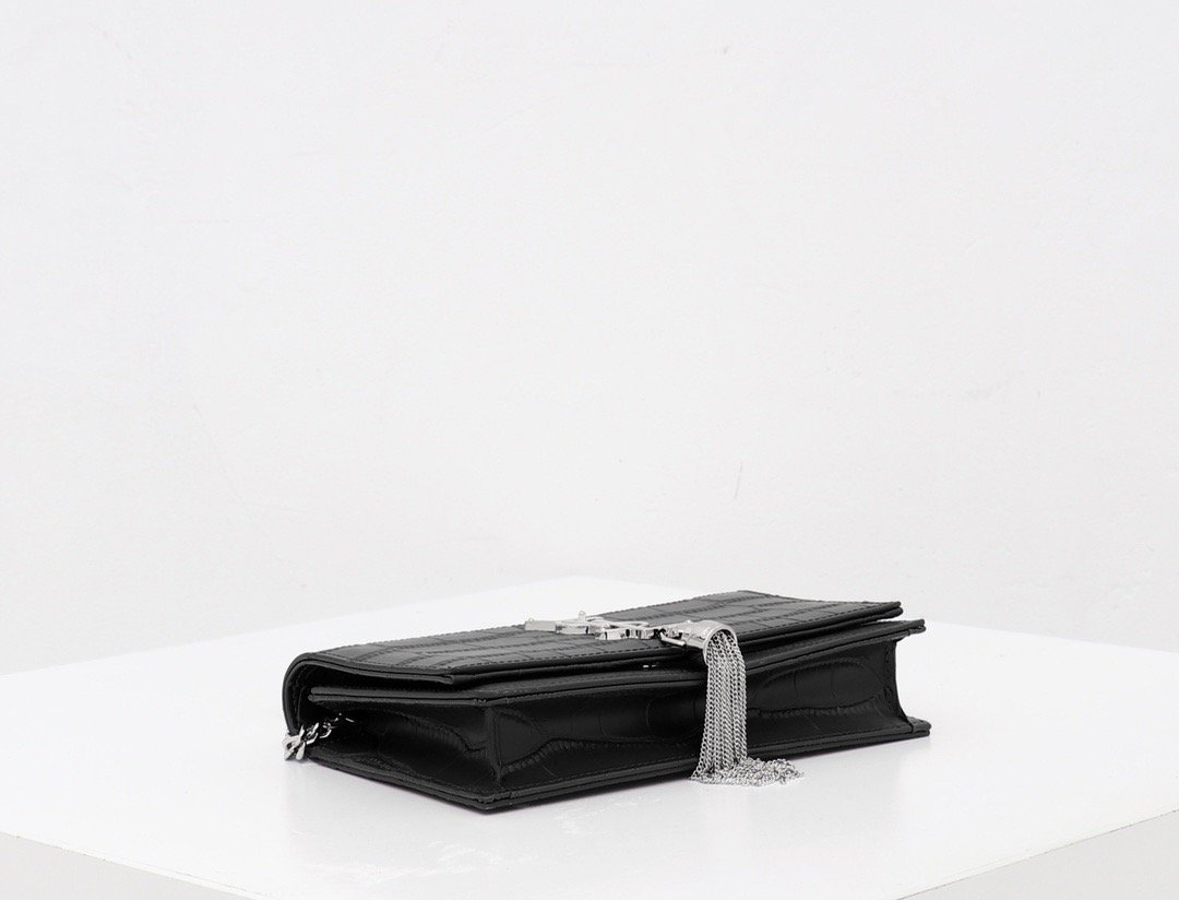 TO – Luxury Edition Bags SLY 1381:1High-quality replica