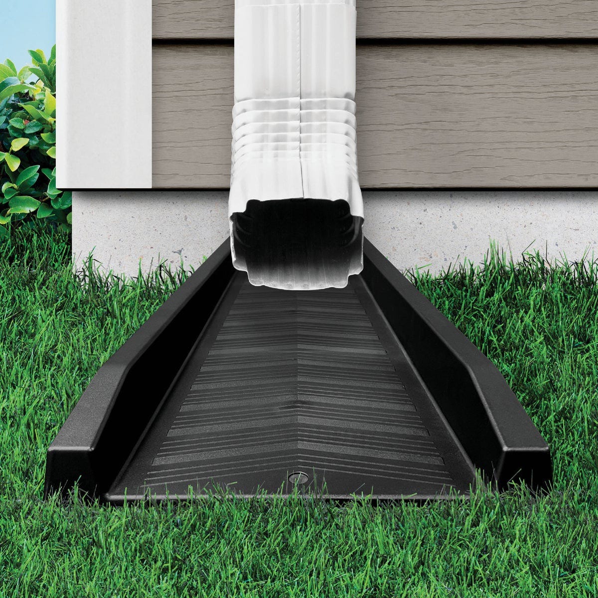 Master Mark 11 In. W. x 2.25 In. H. x 24 In. L. Black Chevron Splash Block