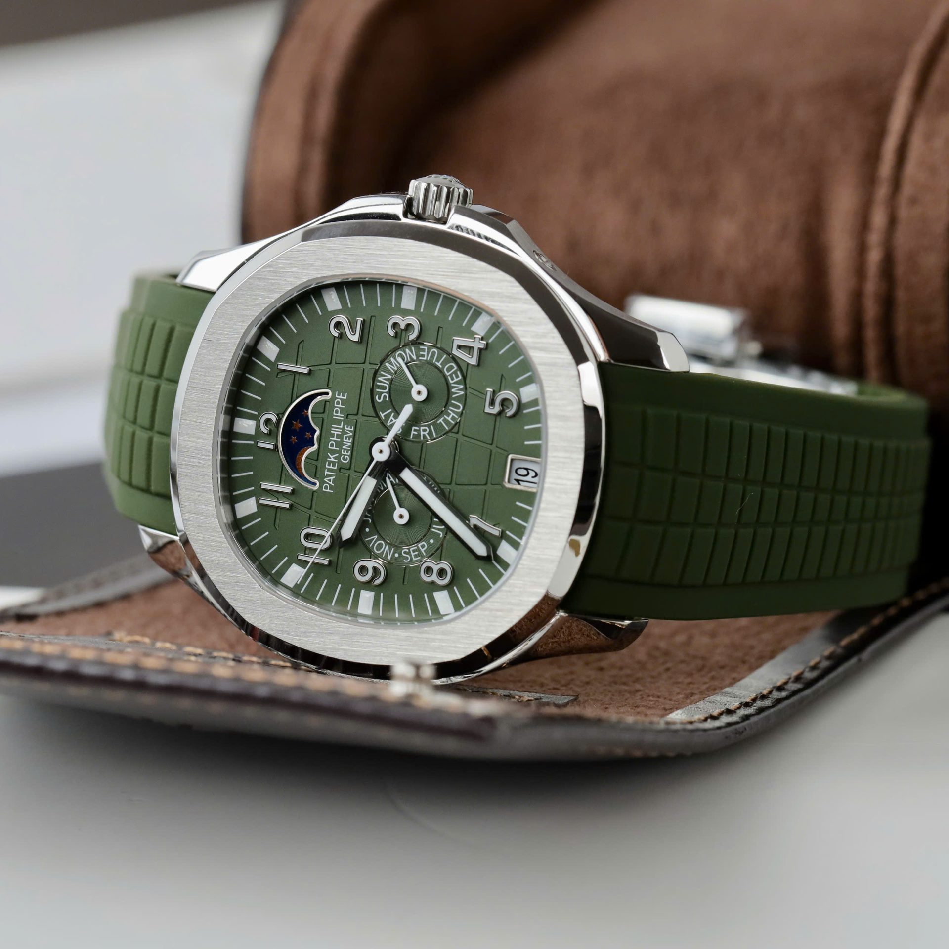 Patek Philippe Best Replica Watch Aquanaut 5261G Automatic Swiss Movement Green Dial 40mm - Top club