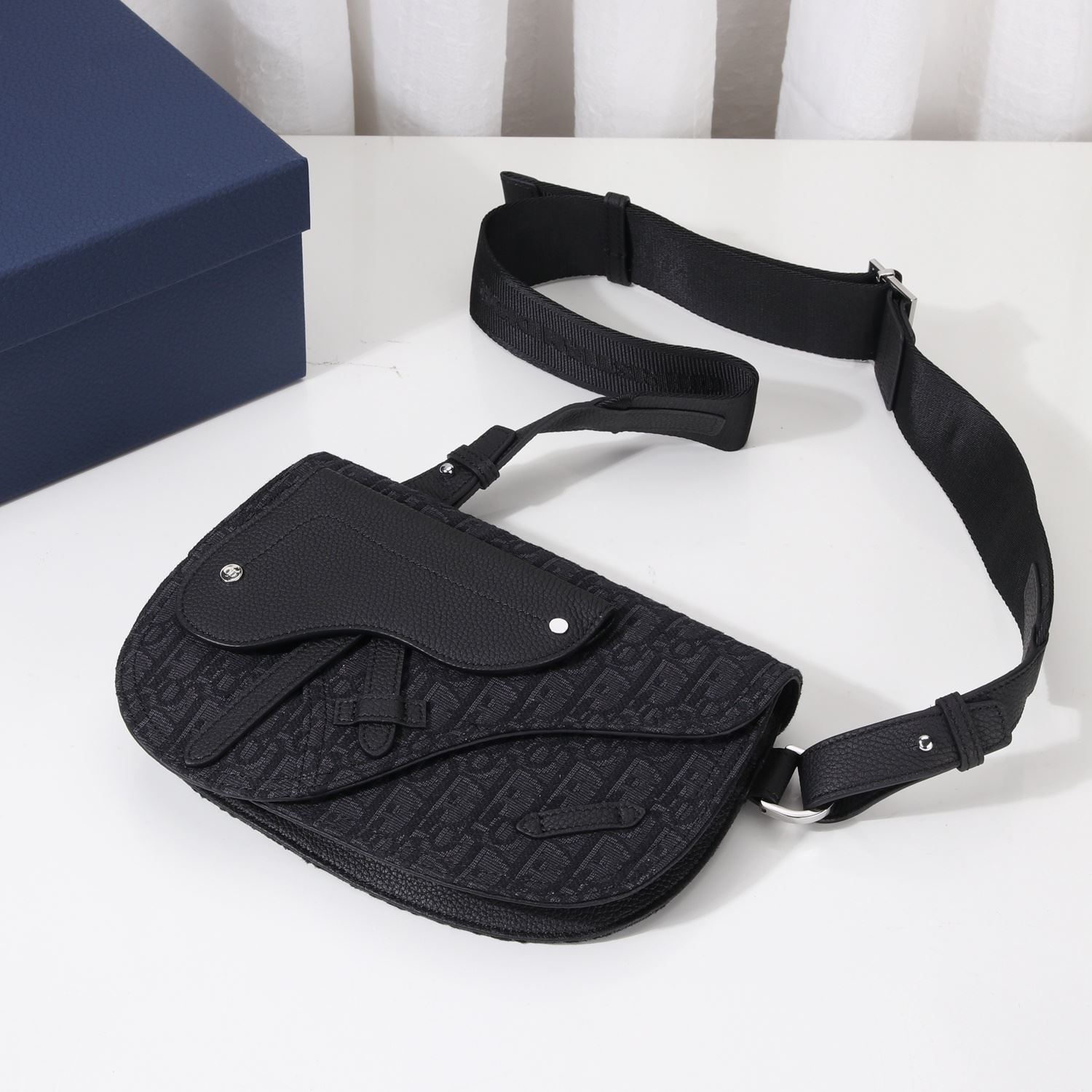 The Saddle Pouch Dior Oblique Jacquard White/Black For Women‎ 9.5in/24cm CD1:1High-quality replica