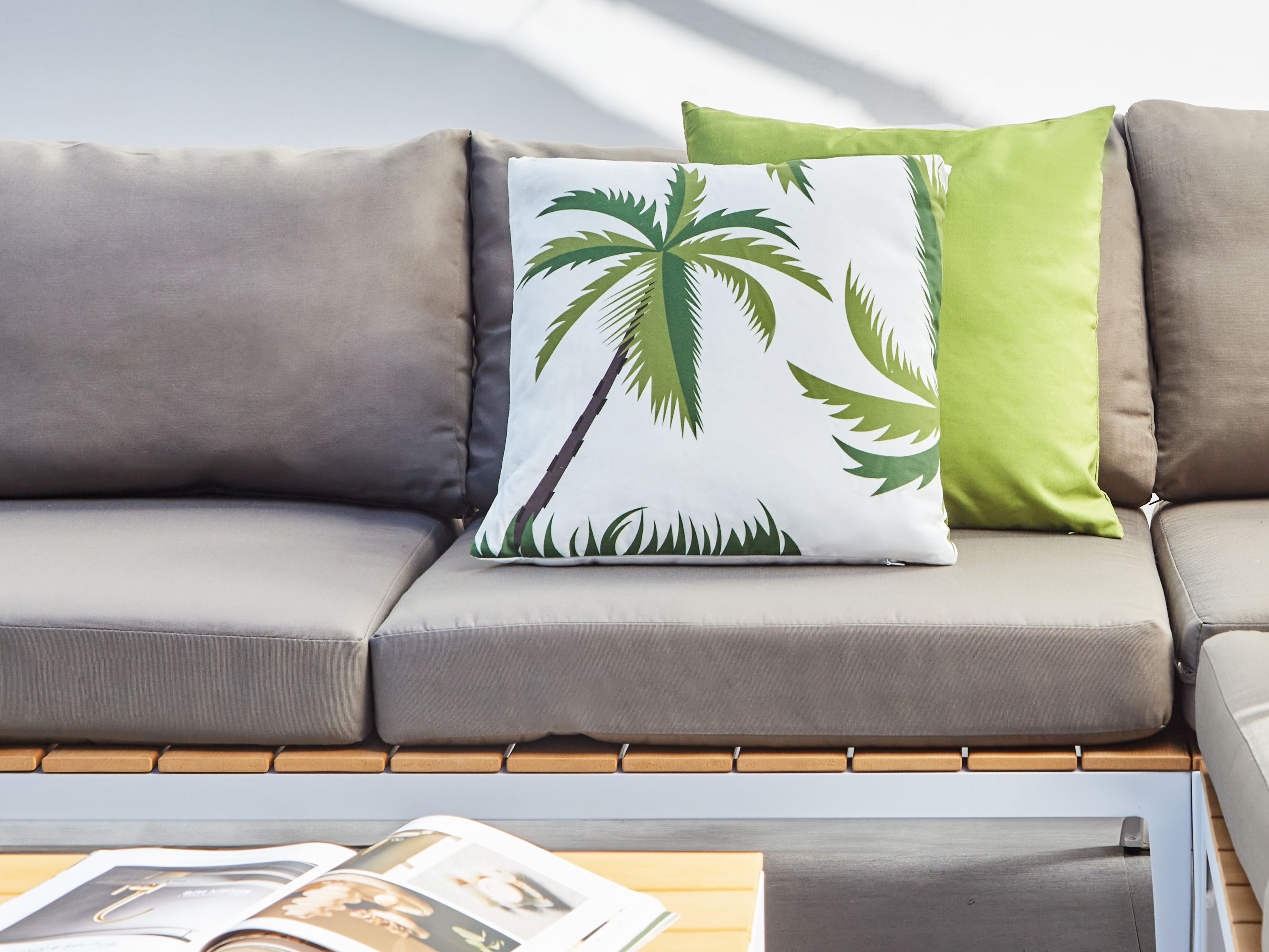 Set of 2 Outdoor Cushions SEASIDE Plant Pattern 45 x 45 cm Green