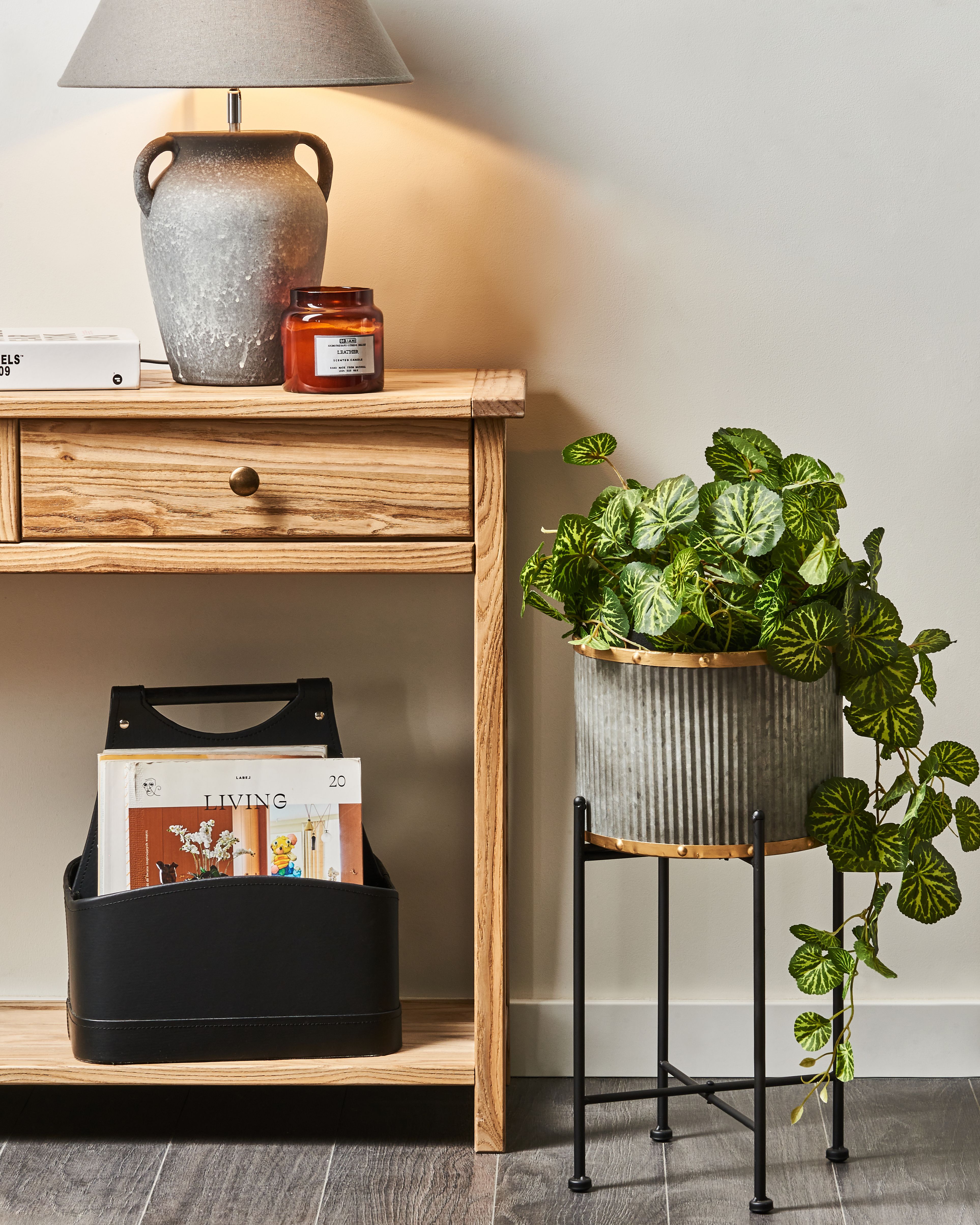 Elevated Plant Pot FEUILLE Metal 26 cm Grey