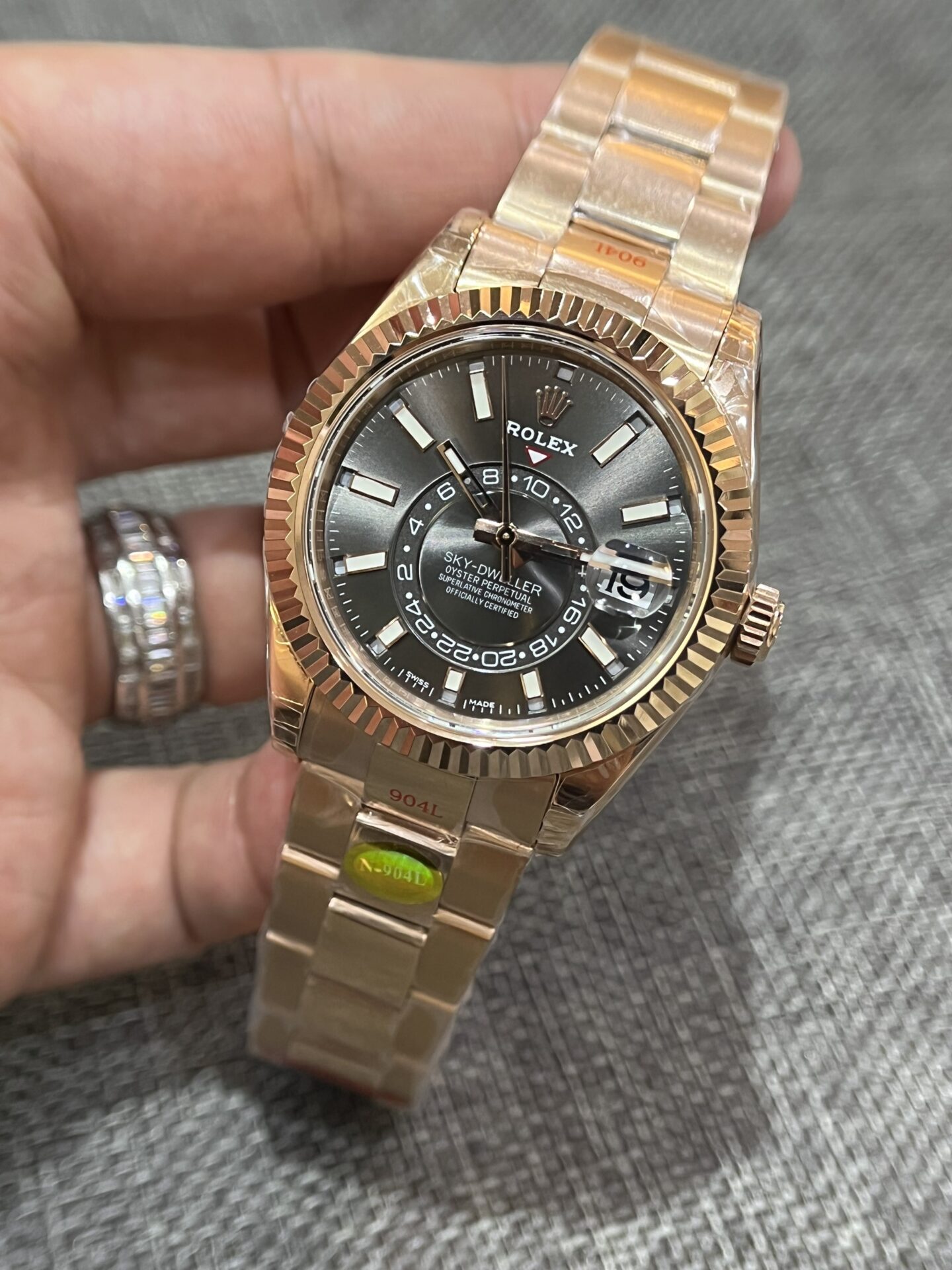 Rolex Sky Dweller 326935 Rhodium Dial Best Replica Watch Noob Factory 42mm - Top club
