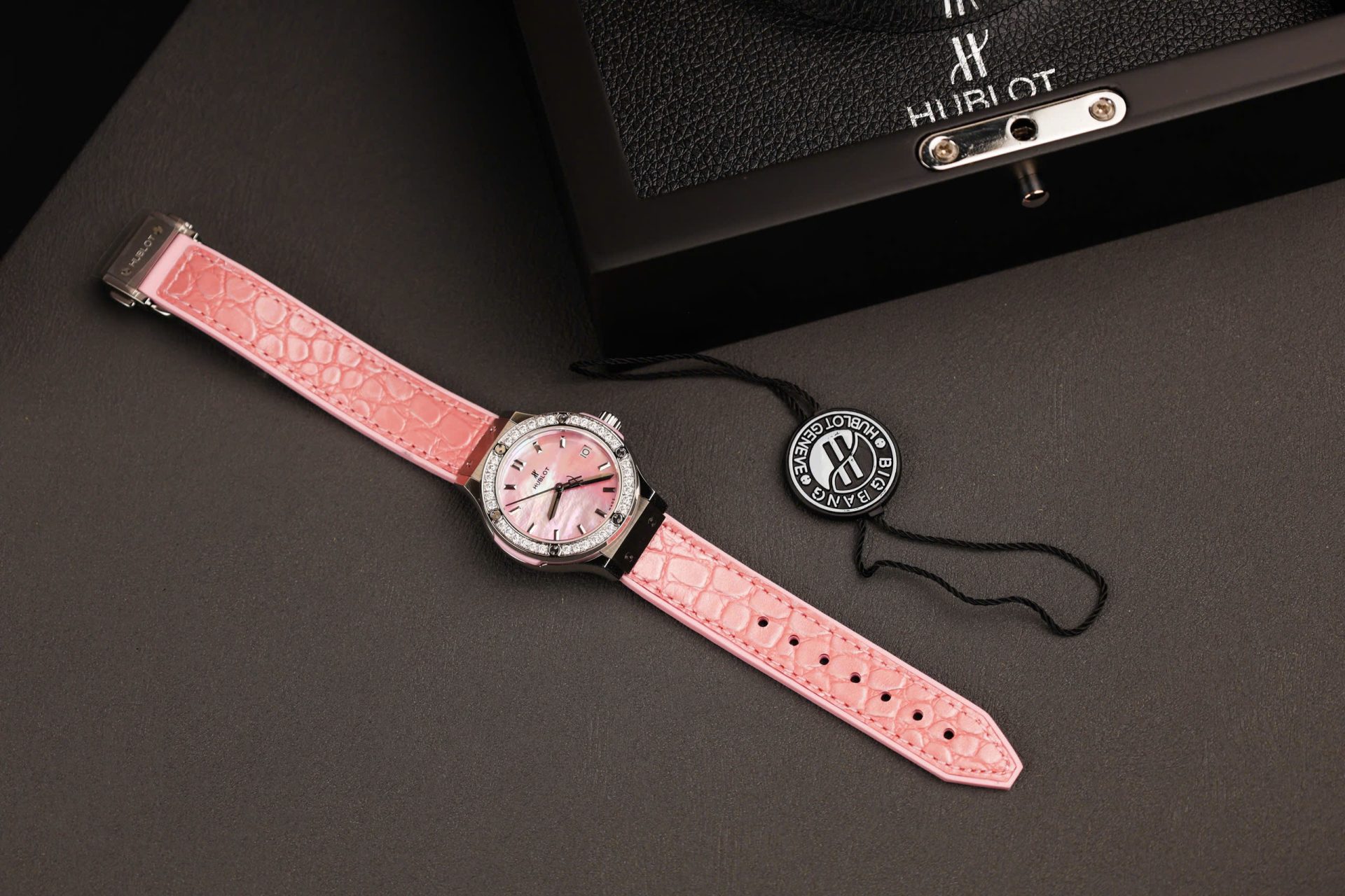 Hublot Classic Fusion Replica Watches Dial Mother Of Pearl Pink + Moissanite Diamonds 33mm - Top club