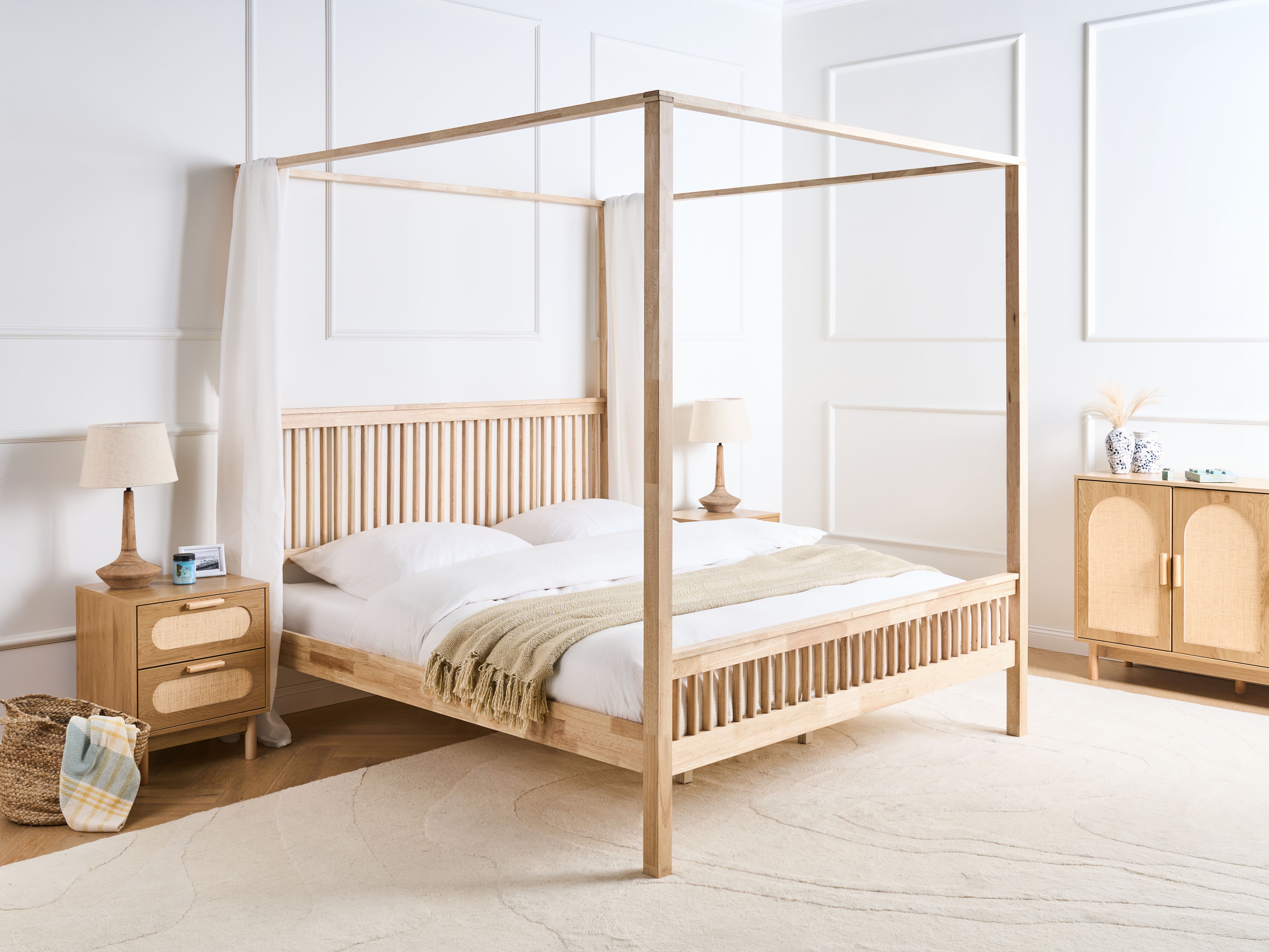 Four Poster Bed Wood HARFLEUR 180 x 200 cm (EU Super King) Light Brown