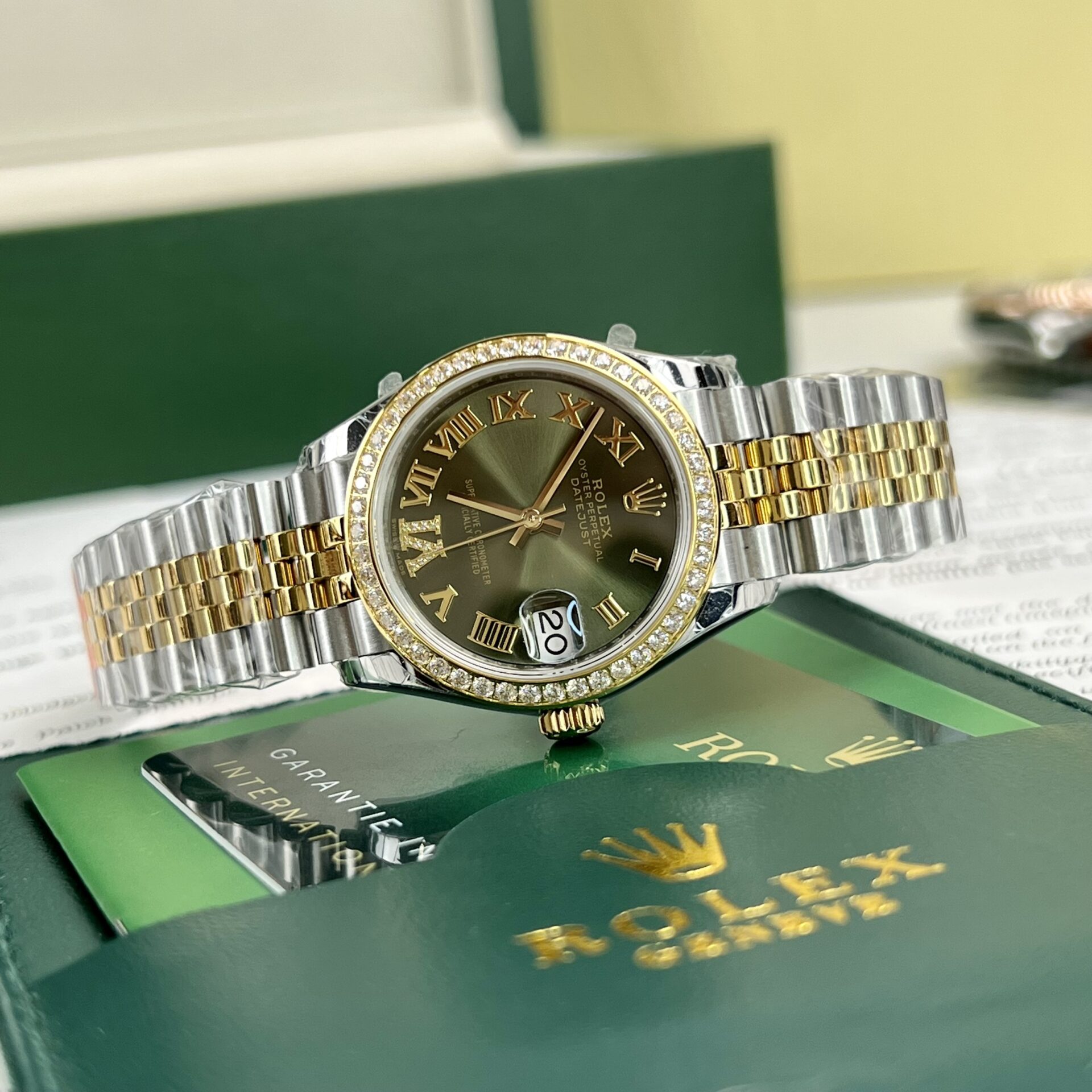Rolex DateJust Women s Replica 1:1 Watch With Stone Bezel 31mm - Elite Watch Atelier