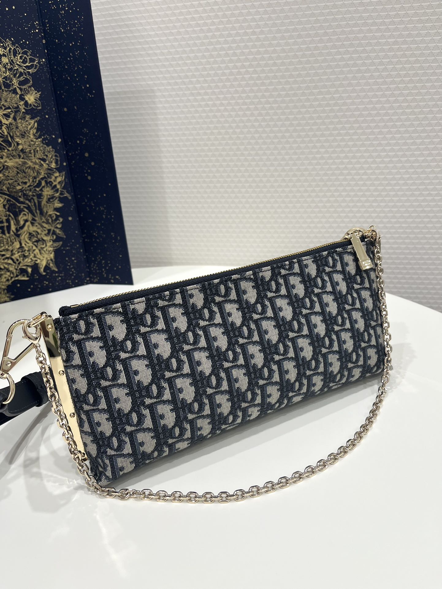 Club Bag Blue For Women 10.5in/27cm M2252OTZQ_M9281:1High-quality replica