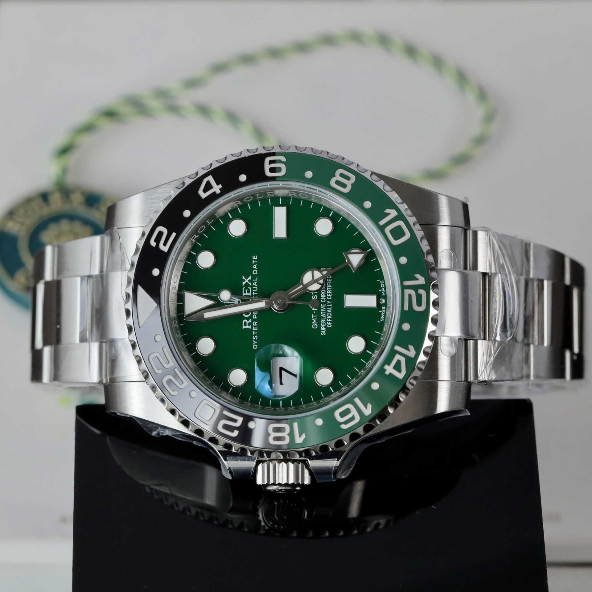 Rolex GMT-Master II 126729VTNR Replica Watch Green Dial Oyster Strap 40mm - Top club