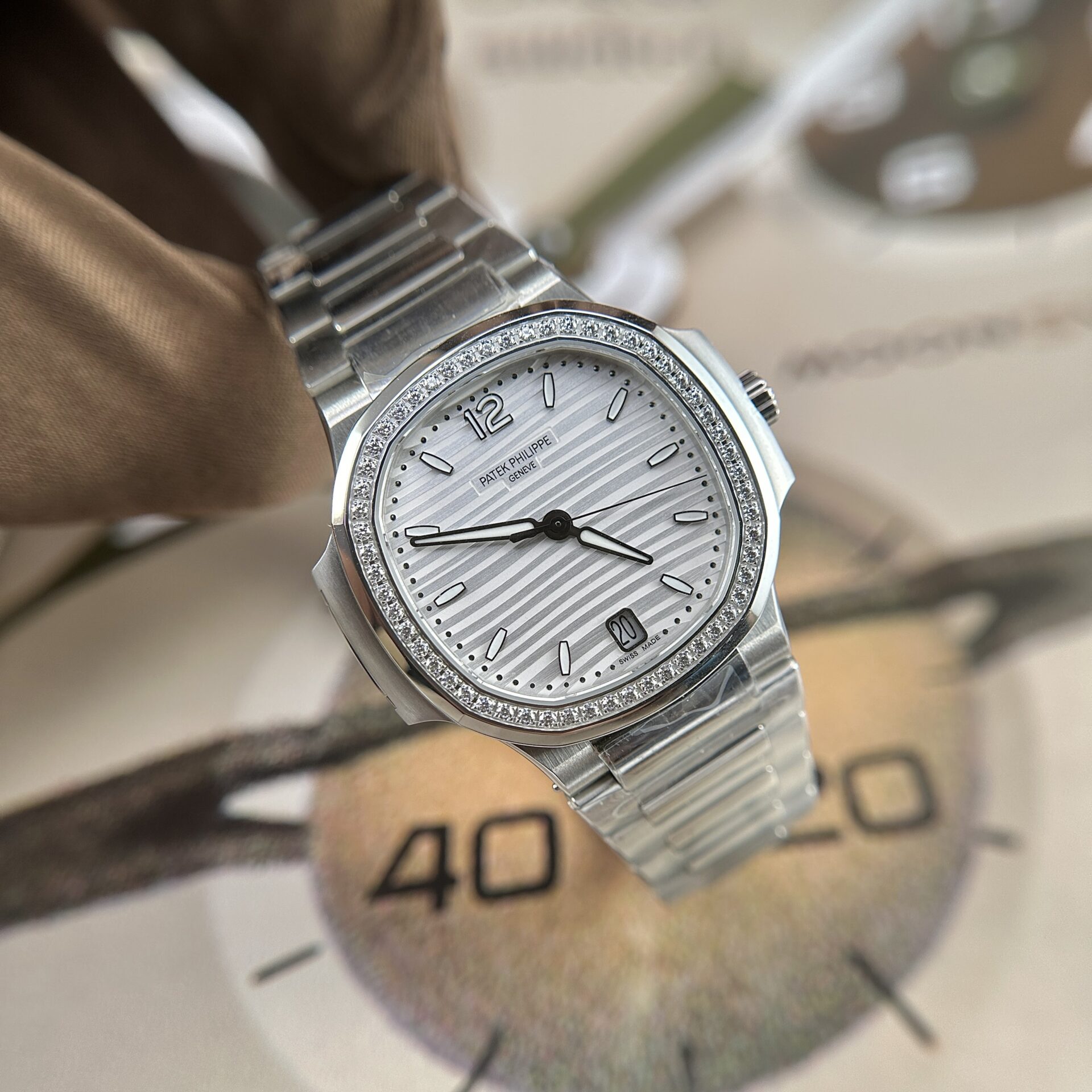 Patek Philippe Nautilus 7118 Replica 11 Watch With Stone Bezel 35.2mm - Elite Watch Atelier