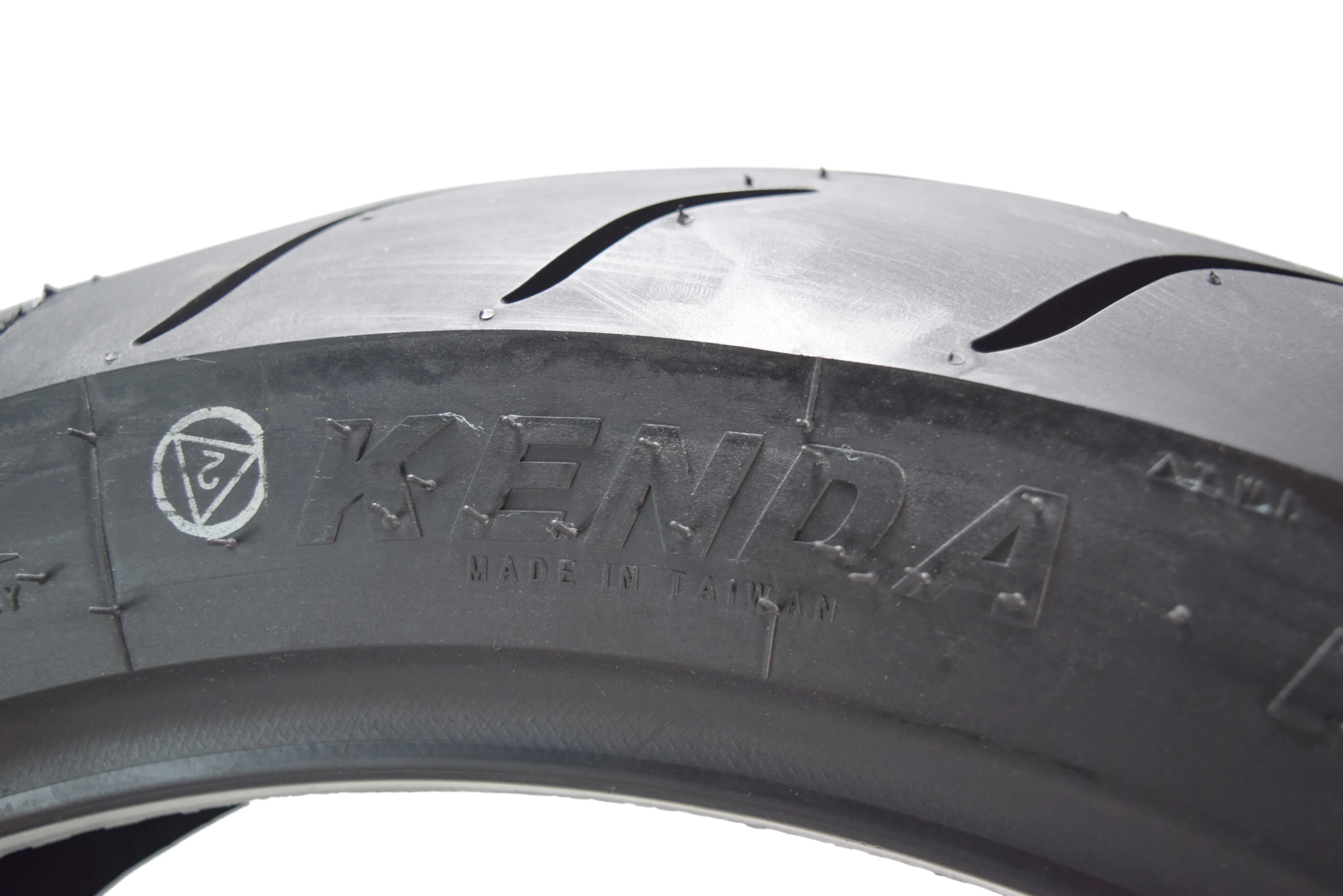 Kenda KM1 Sport Touring Rear Tire 180/55ZR17 73W TL 180/55-17 w/ Keychain - Image 4