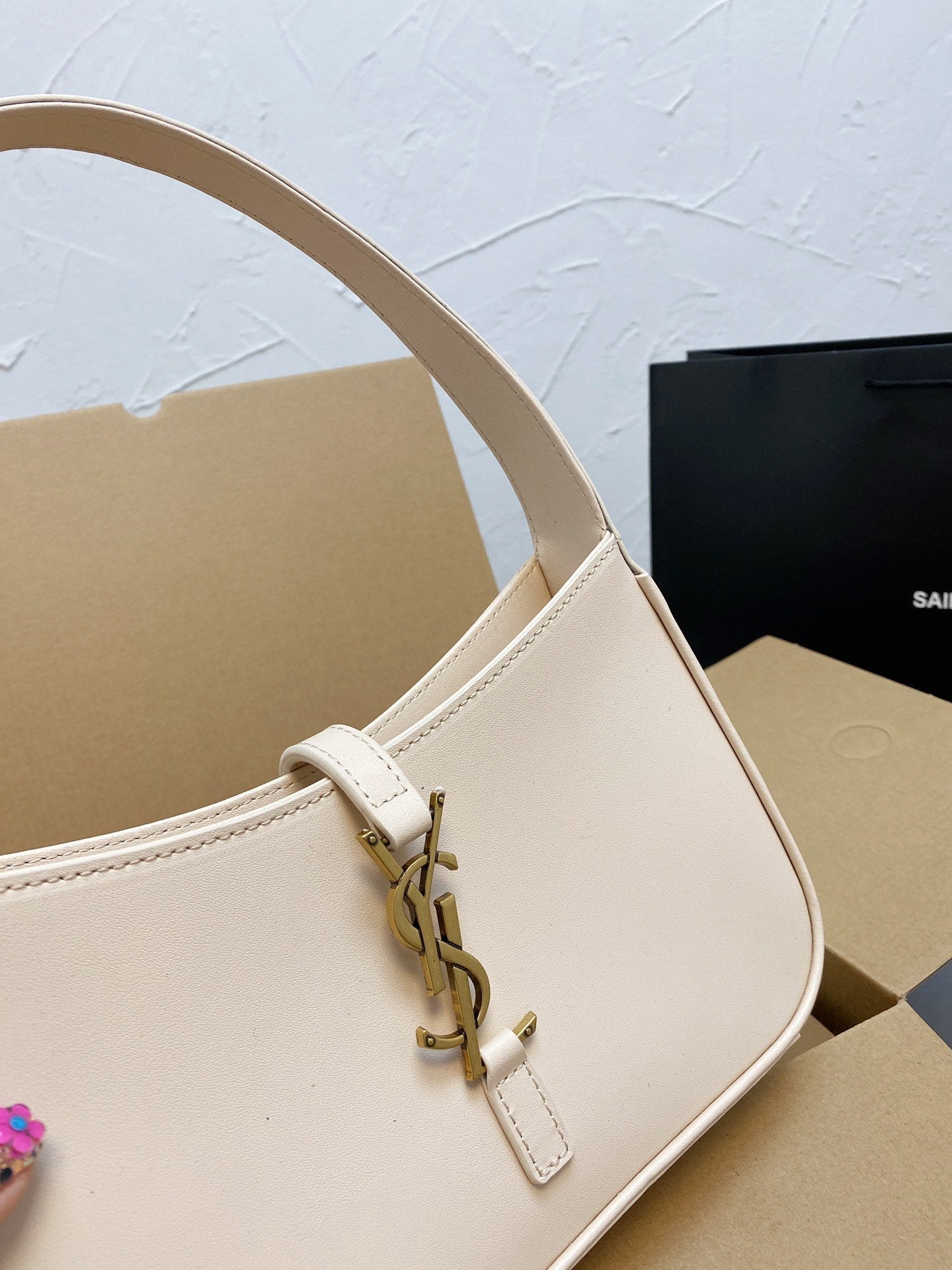 TO – Luxury Edition Bags SLY 2051:1High-quality replica