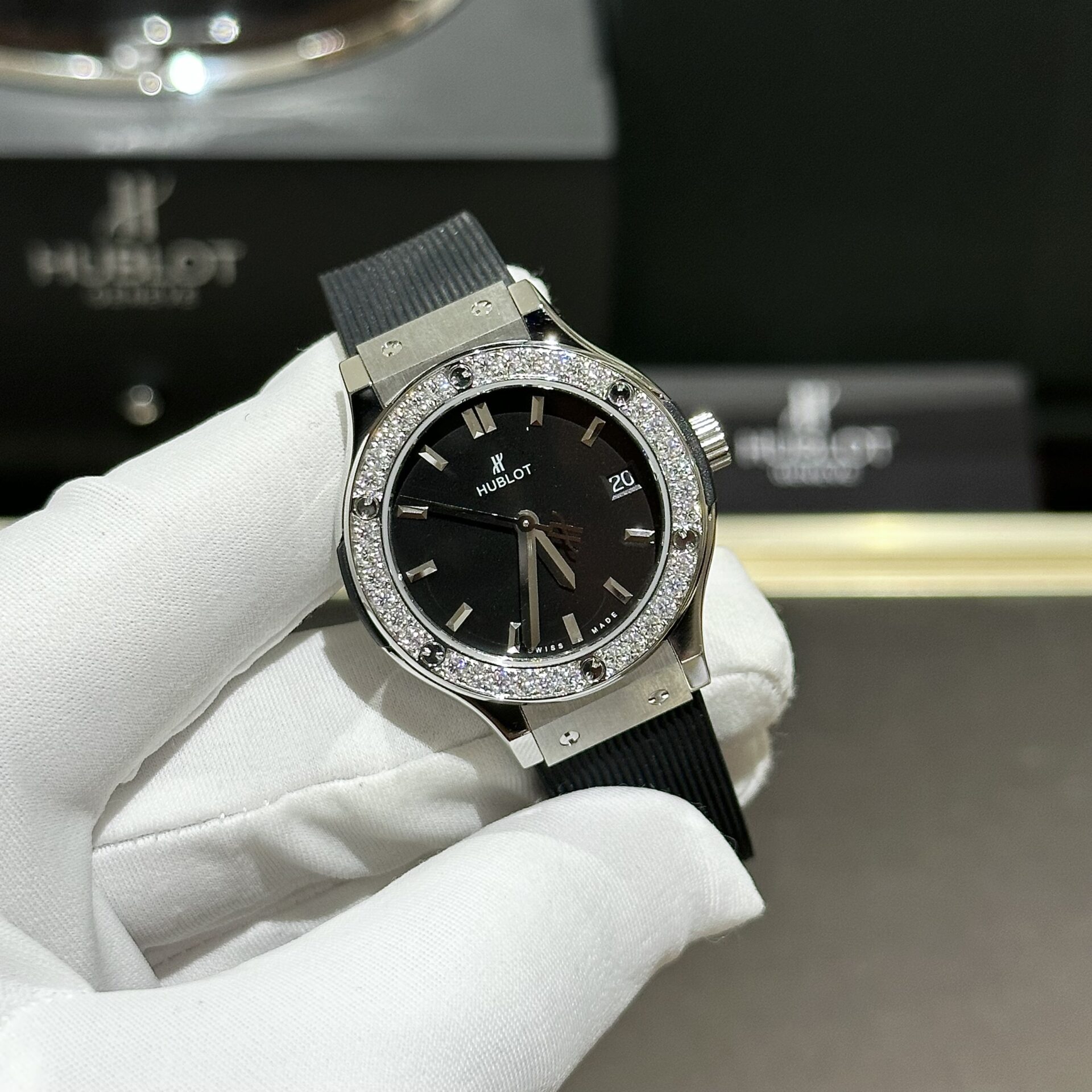 Hublot Classic Fusion Replica Watch With Moissanite Diamond Rubber Strap HB Factory 33mm - Top club