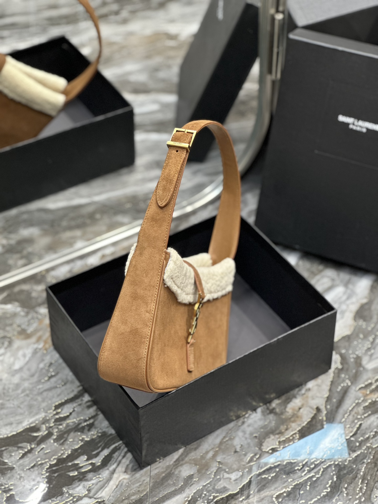 LE 5 À 7 HOBO BAG IN LIZARD SHINY LEATHER1:1High-quality replica