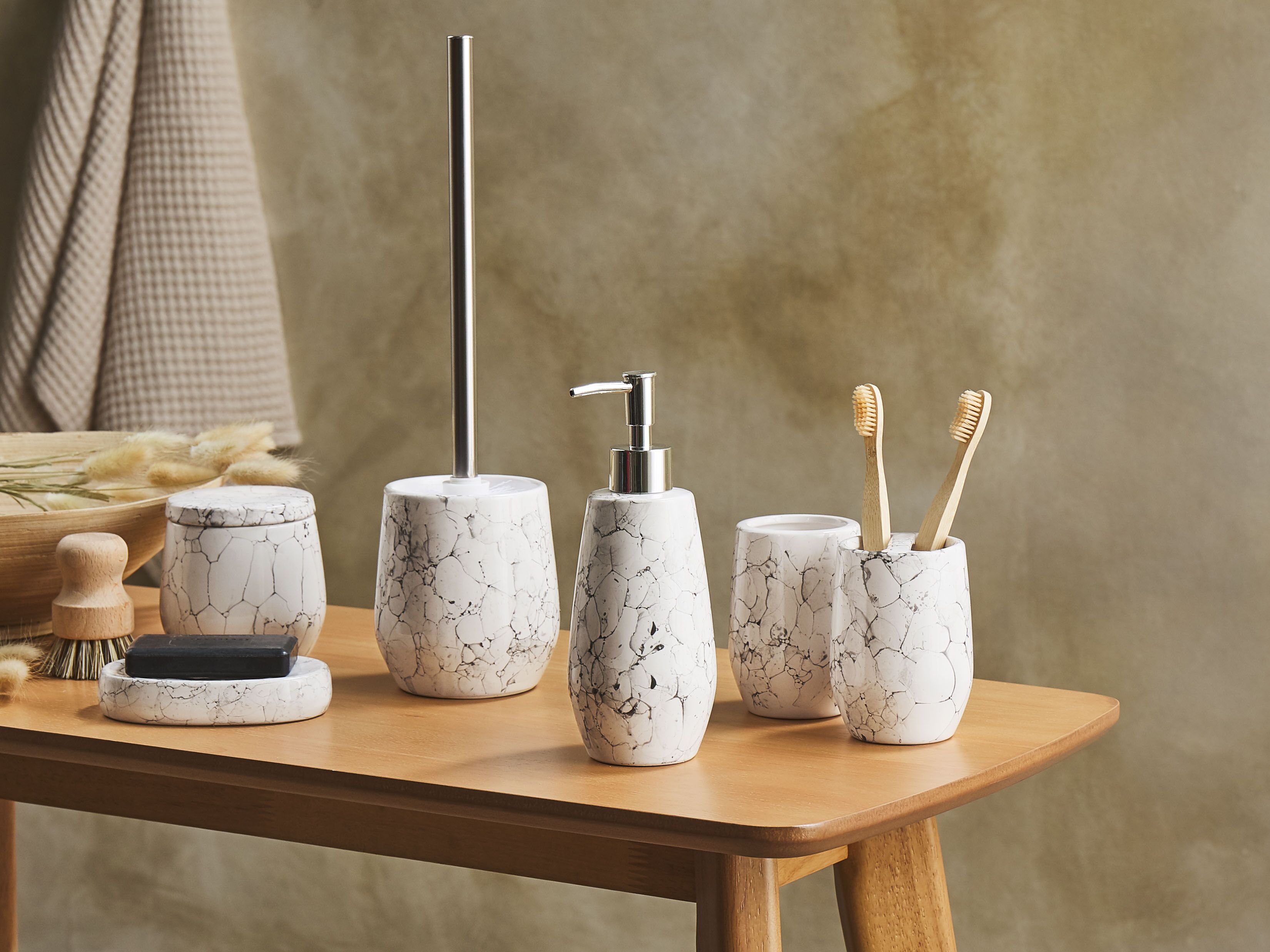 6-Piece Bathroom Accessories Set CALLELA Ceramic White