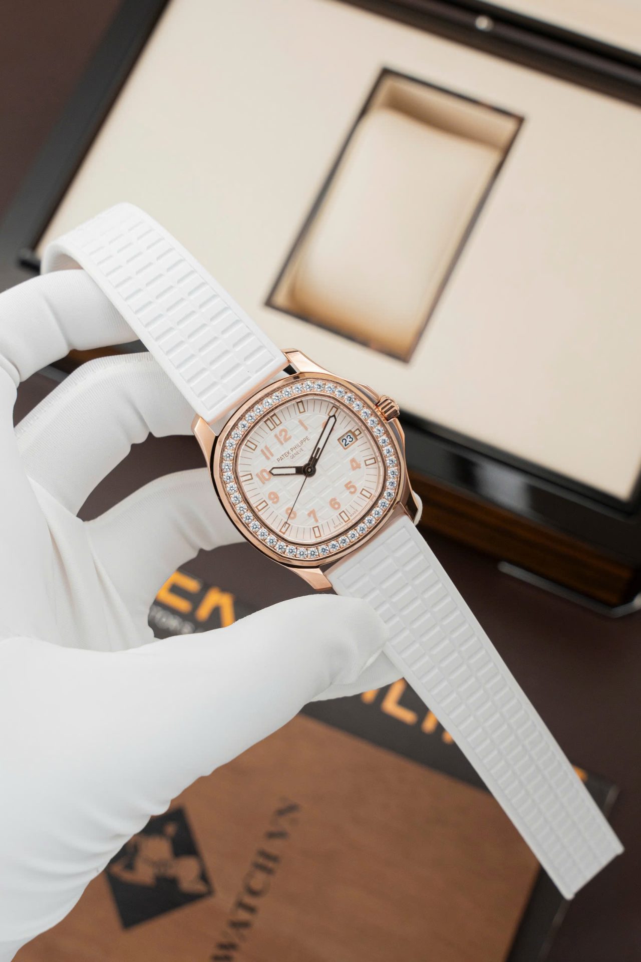 Patek Philippe Aquanaut 5067 Đính Đá Nữ Replica Cao Cấp Nhà Máy PPF 35.6mm - Elite Watch Atelier