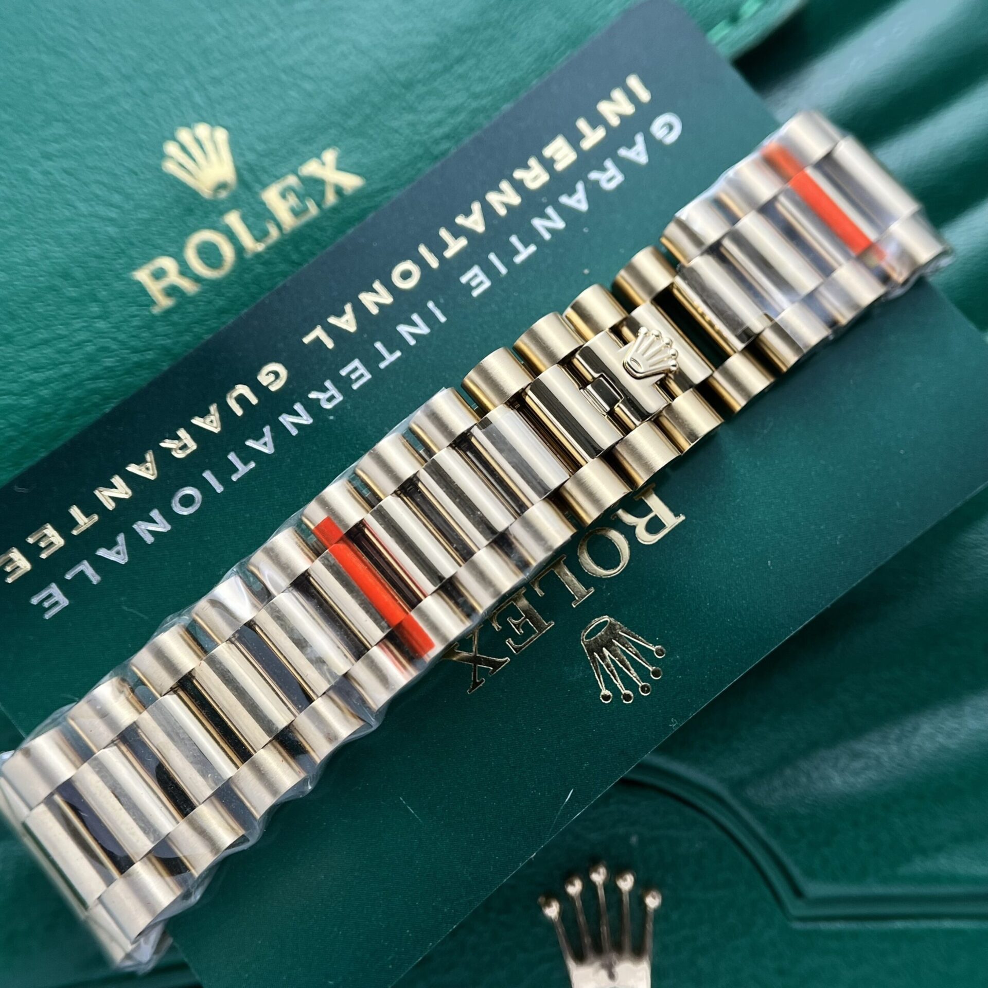 Rolex Day-Date Fake Watch Mother Of Pearl Dial President Strap 40mm - Elite Watch Atelier