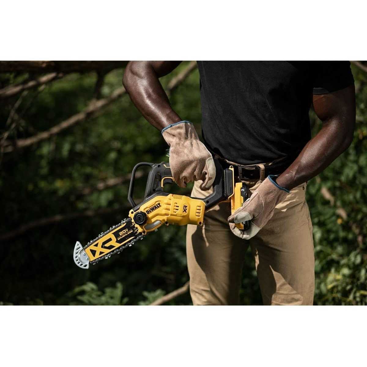 DEWALT 20V MAX 8-in Brushless Cordless Pruning Chainsaw - DCCS623B - Image 3 DEWALT 20V MAX 8-in Brushless Cordless Pruning Chainsaw - DCCS623B - Image 3
