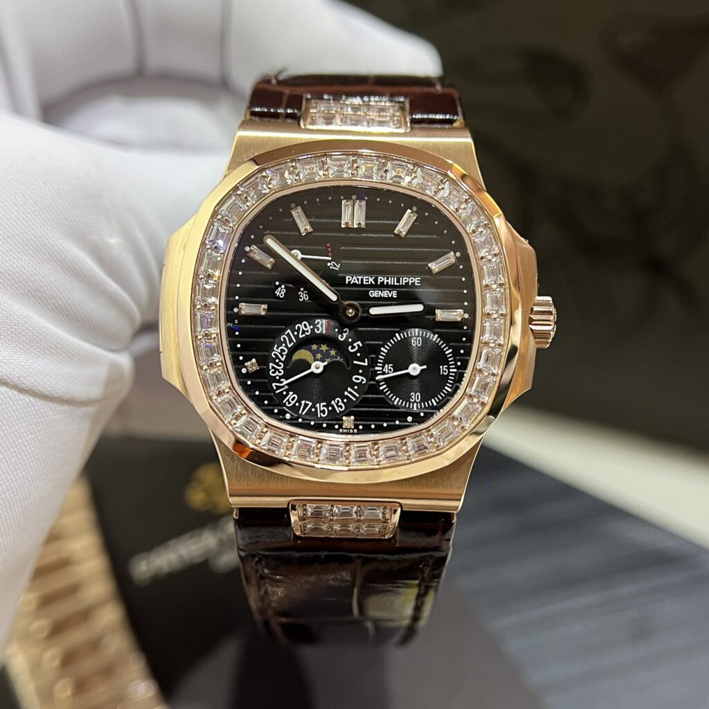 Patek Philippe Replica Watch Nautilus 5724R Gray Dial GR Factory 40mm - Top club
