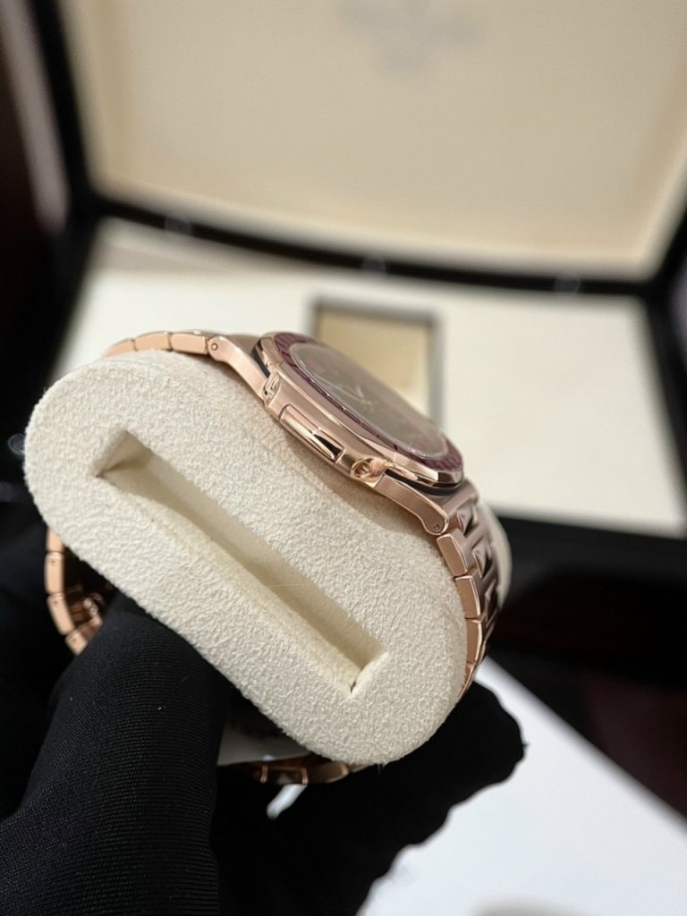 Patek Philippe Nautilus 5723 Replica Watch Gold Wrapped With Red Ruby 40mm - Top club