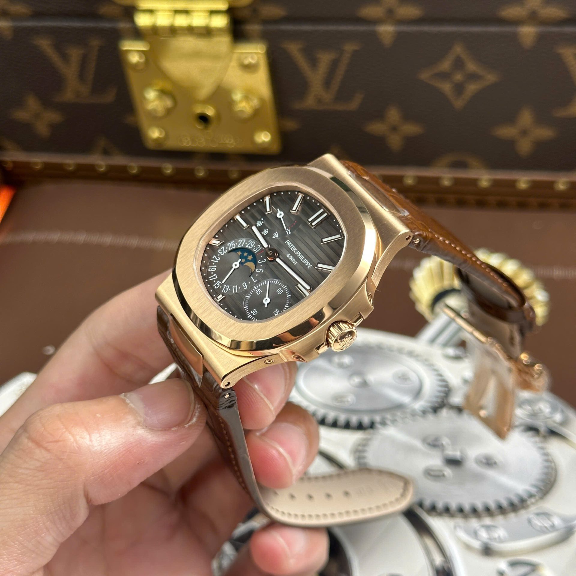 Patek Philippe Nautilus 5712R Replica Watches Gray Dial Leather Strap PPF Factory Version 3 40mm - Top club