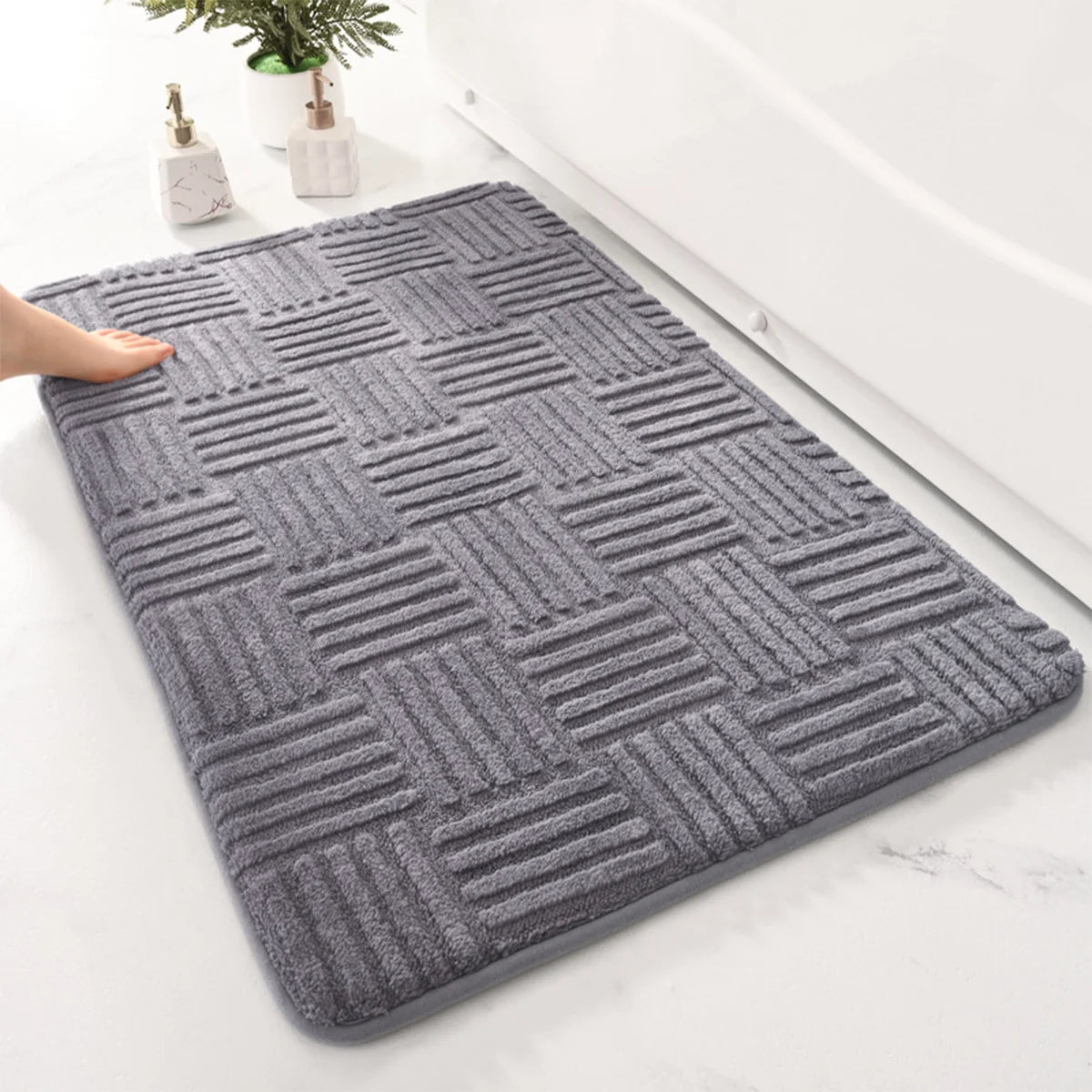 PlushStripe | Luxe Badkamer Tapijt