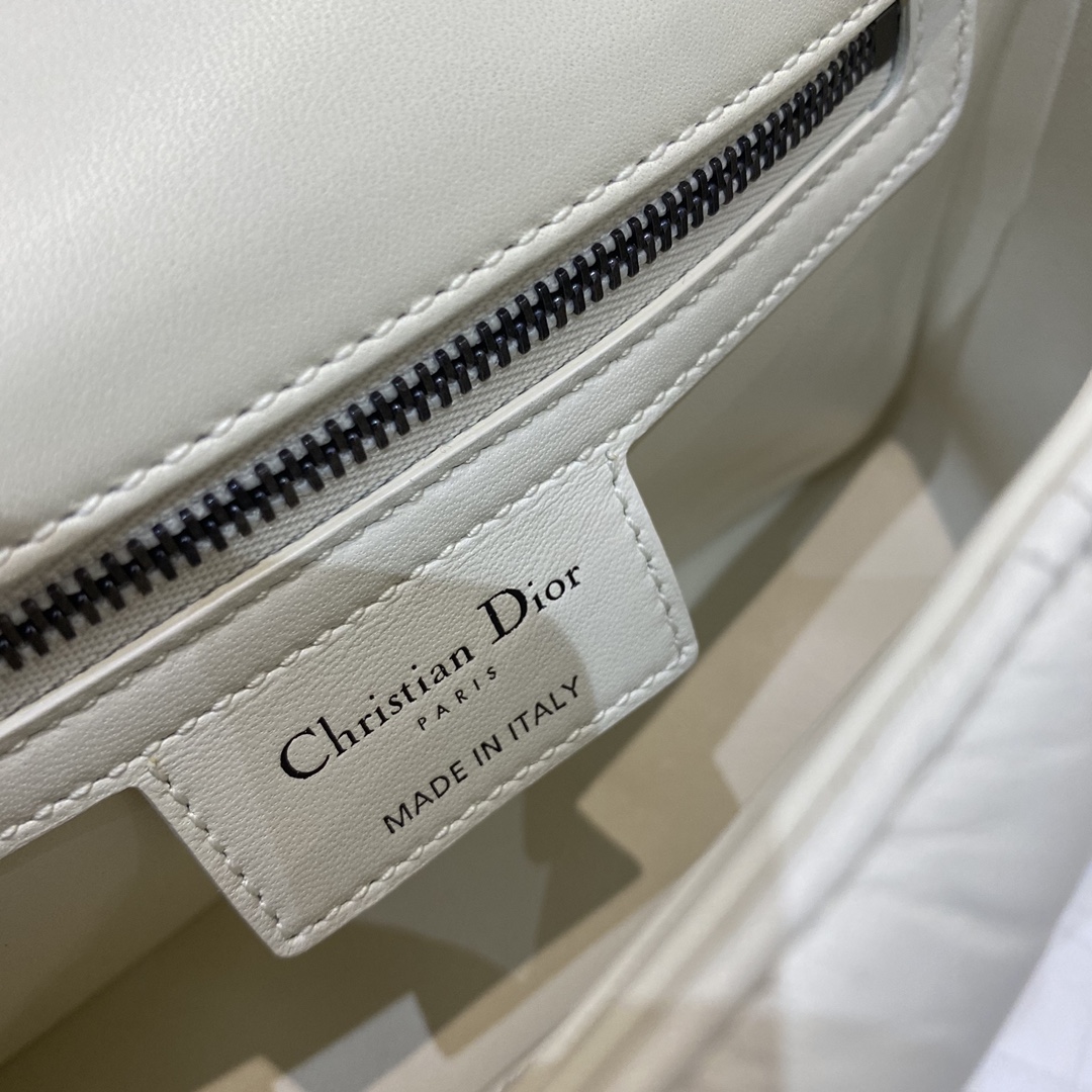 Christian Dior Mini Dior Caro Bag Latte Matte Padded Macrocannage, Latte White, For Women Women’s Handbags, Crossbody Bags, 20cm CD1:1High-quality replica