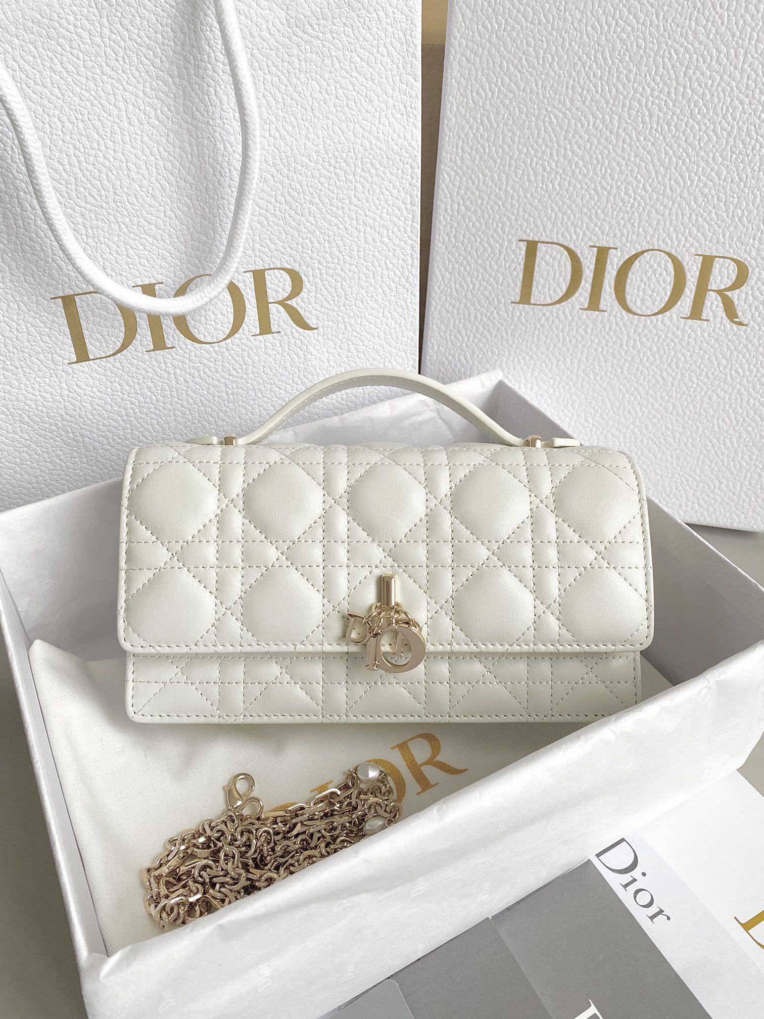 Lady Top Handle Clutch Beige/Black/White For Women 8.5in/21cm S0980ONMJ_M49P1:1High-quality replica