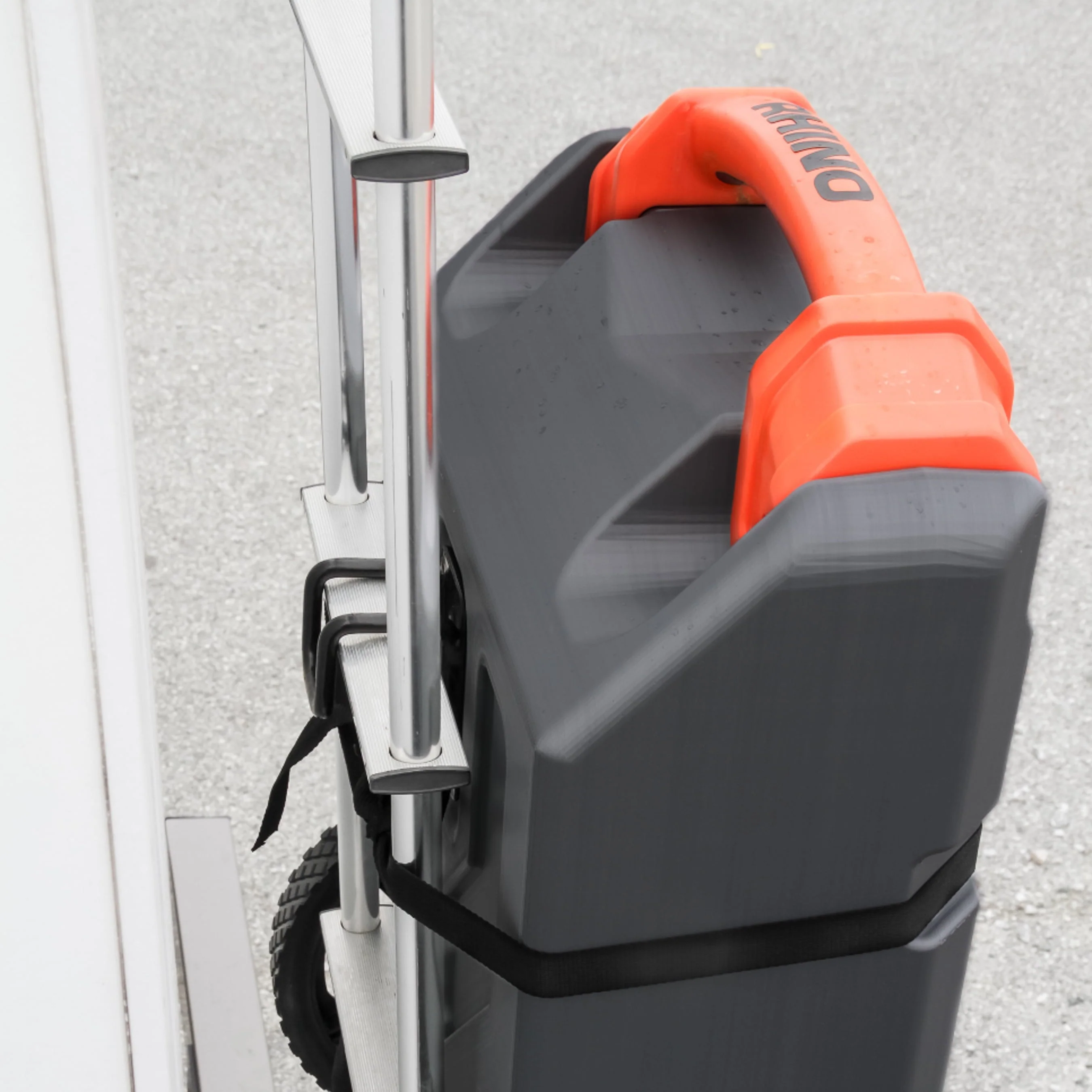 Camco Rhino 36-Gallon Portable RV Tote Tank, Black - Image 3