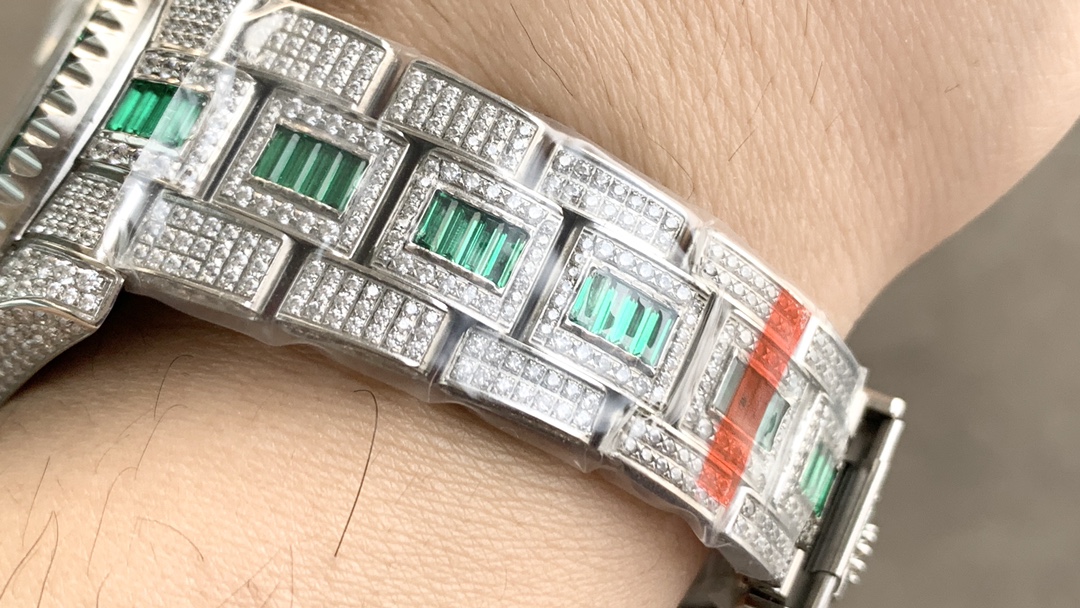 Rolex Submariner Special Edition with diamonds - Green iridescent diamonds - All diamonds - 40 mm(1:1 replica) - Elite Watch Atelier