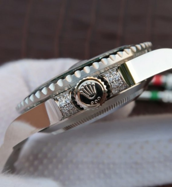 Replica Rolex Submariner 116610 LV Full Paved Diamonds Bezel Noob A2836 - Top club