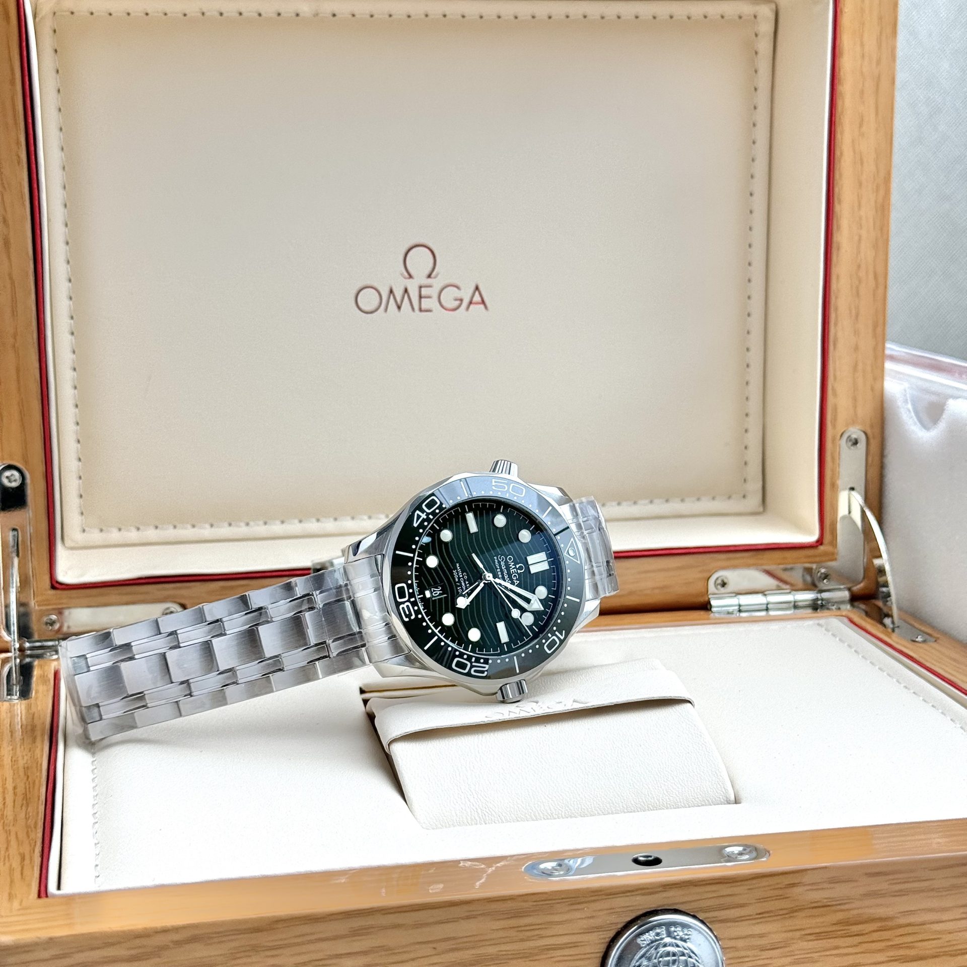 Omega Best Replica Watch Seamaster Diver 300M Dial Green VS Factory 42mm - Elite Watch Atelier