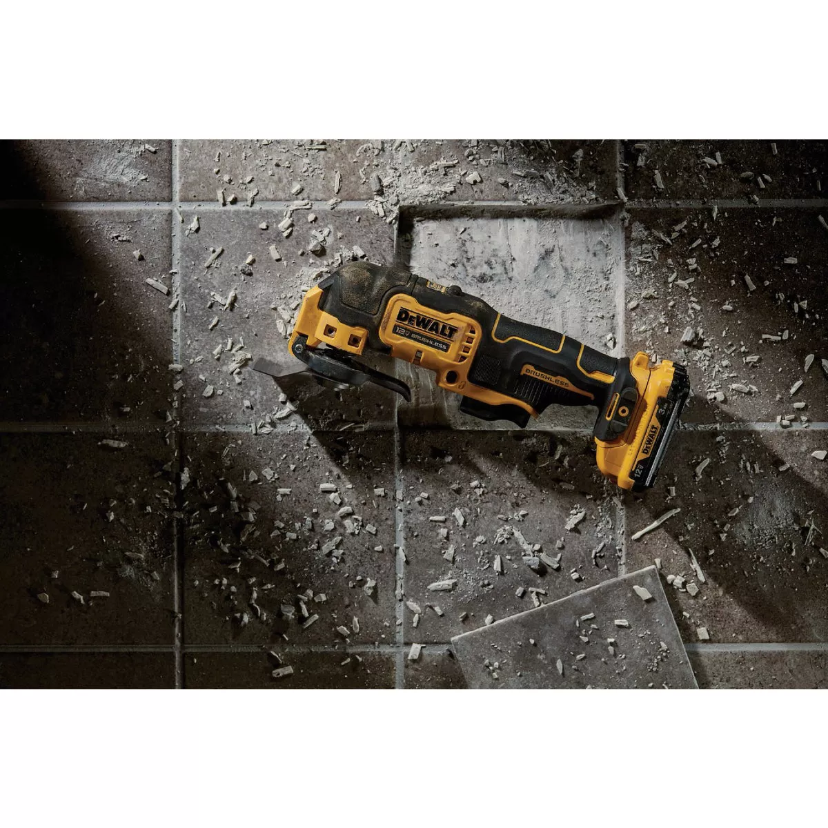 DEWALT XTREME 12V MAX Brushless Cordless Oscillating Tool Kit with 3.0 Ah Battery & Charger