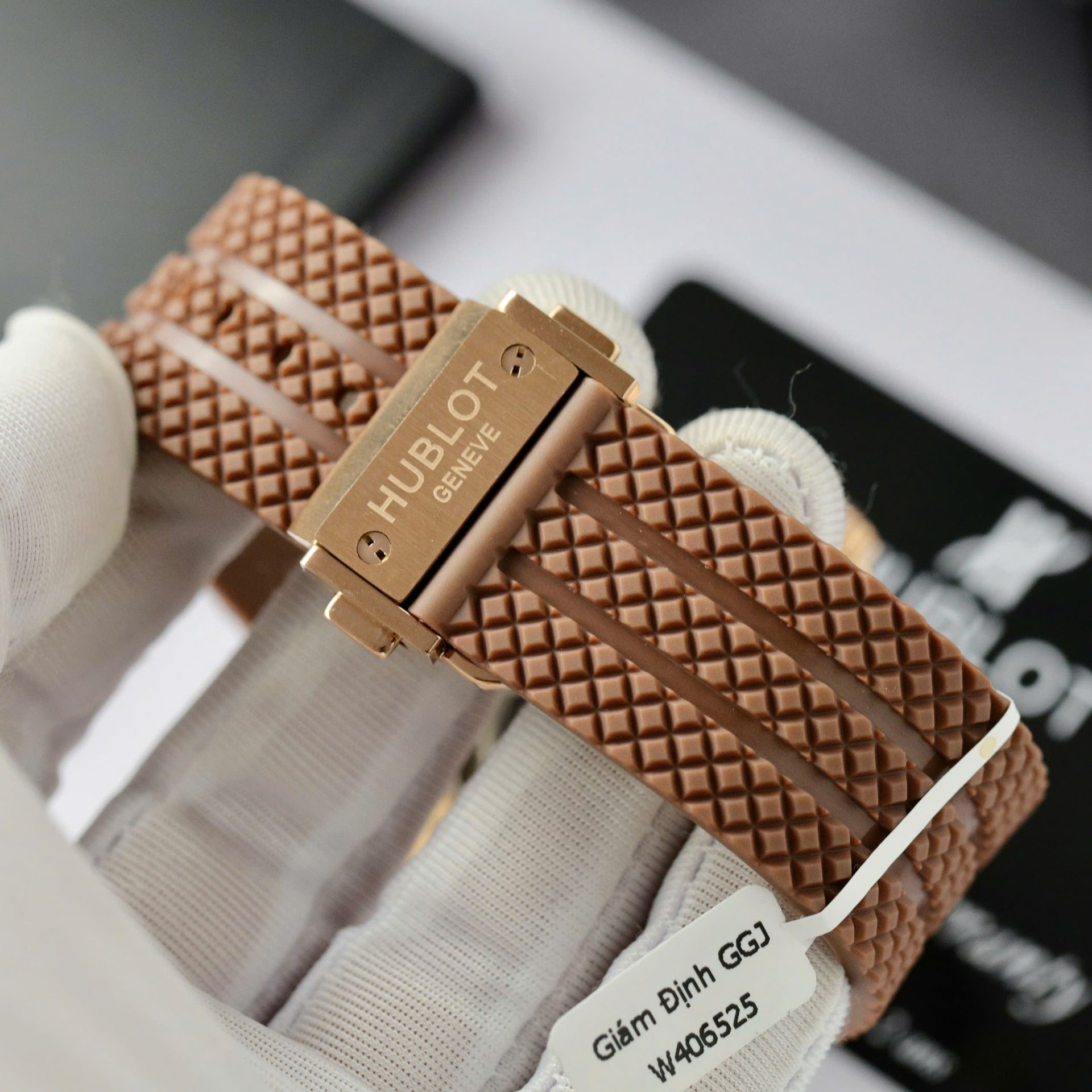 Hublot Big Bang King Gold Custom Moissanite Diamonds Hong Kong 42mm - Top club