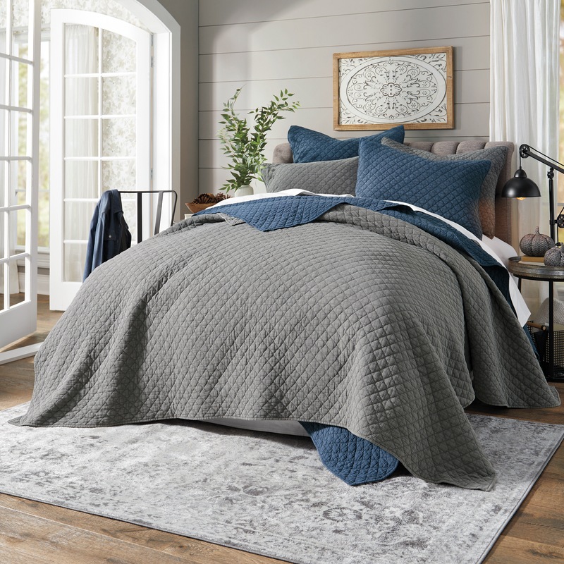 Vintage Wash Oversized Quilt and Sham - MIDNIGHT VELVET CATALOG