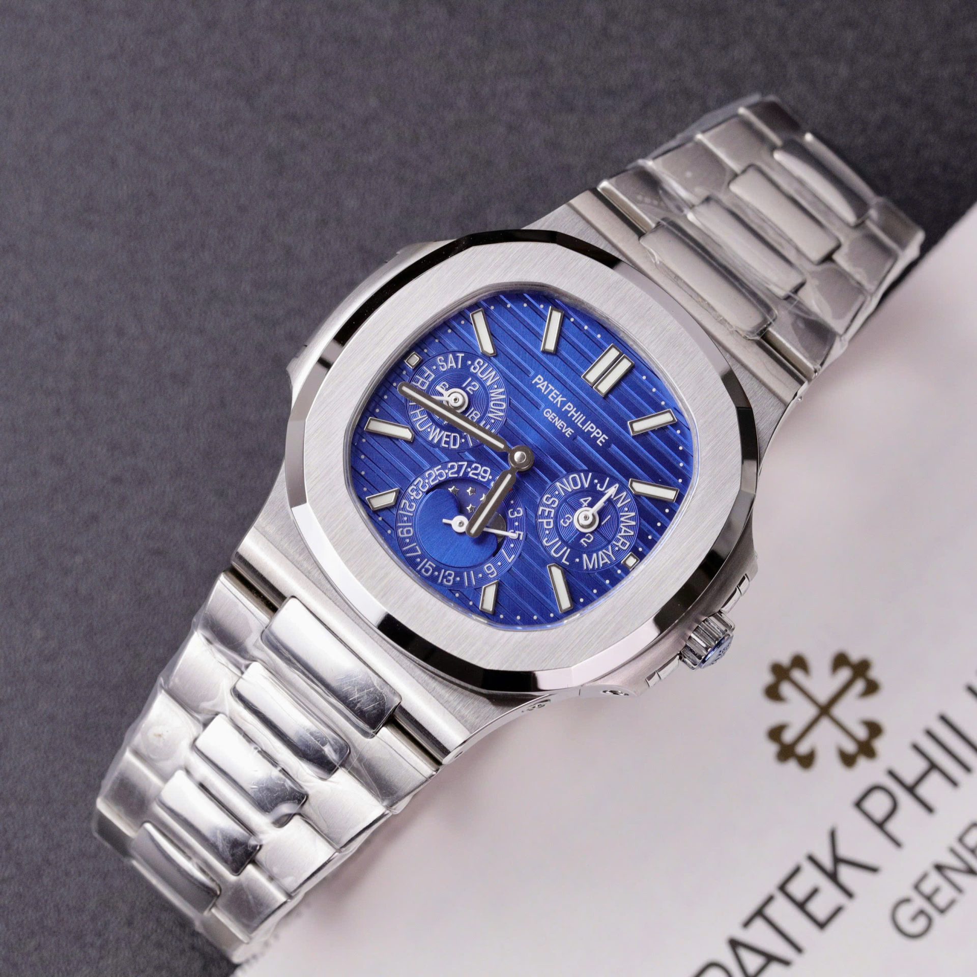 Patek Philippe Nautilus 5740 Copies Watch Men Blue Dial Metal Wire 40mm - Elite Watch Atelier