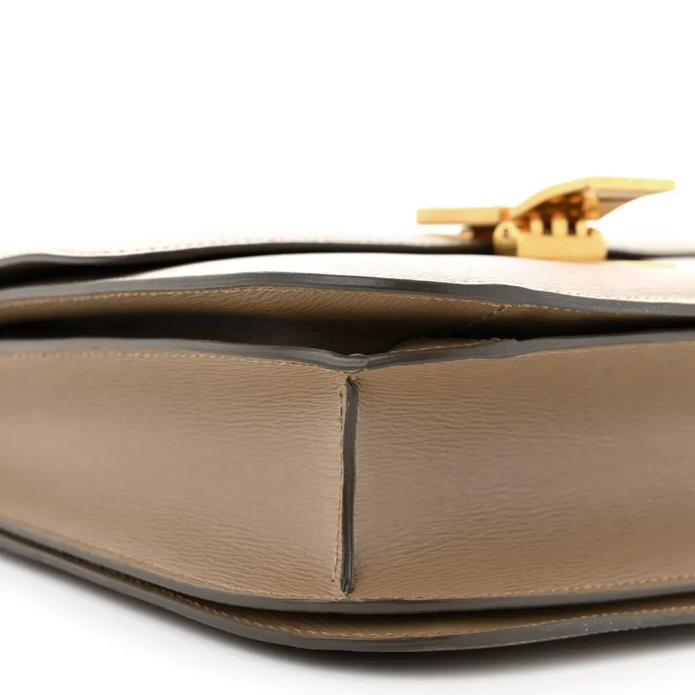 Celine Taupe Replica Handbags – Medium Classic Box Flap Bag1:1High-quality replica