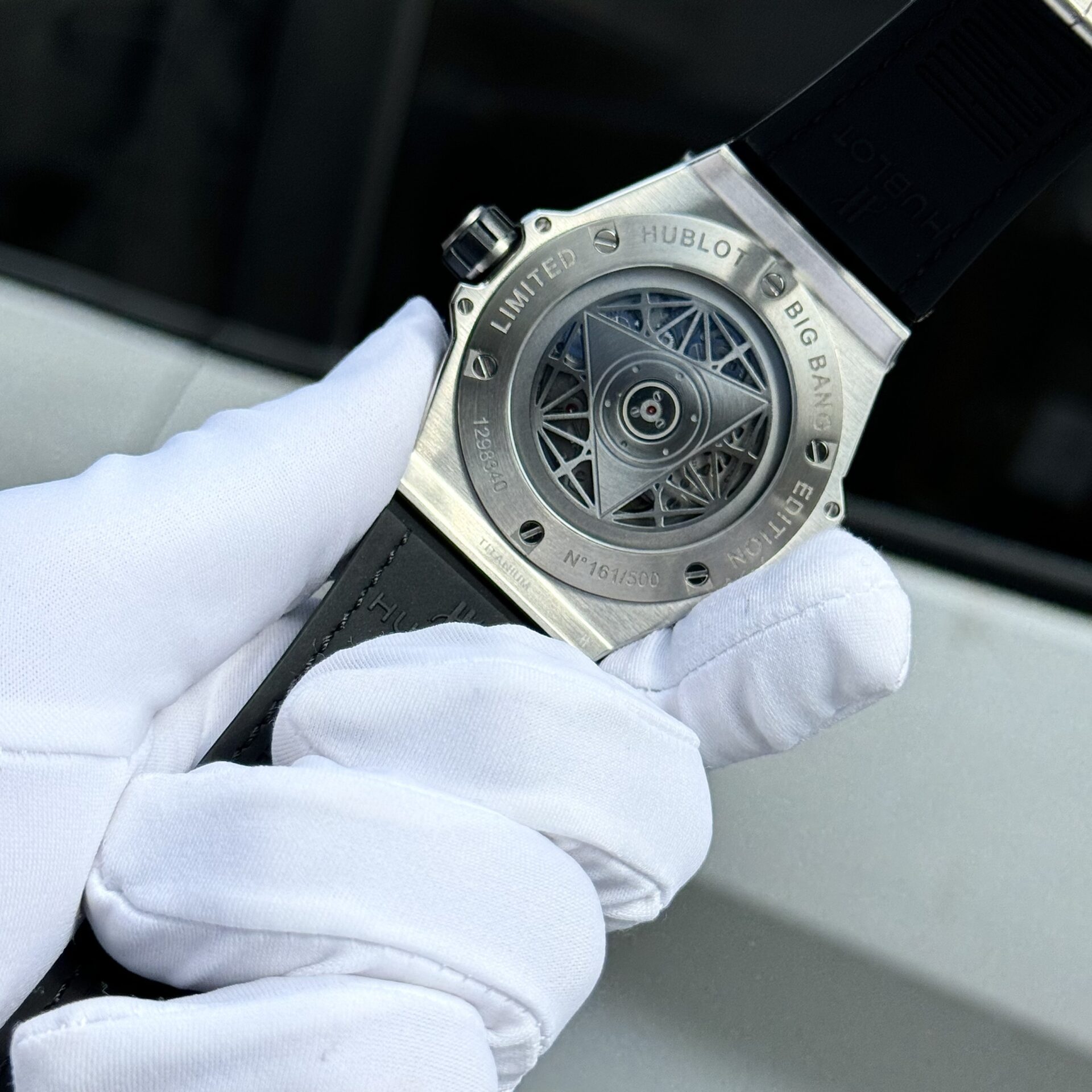 Hublot Replica 1:1 Watch Big Bang Sang Bleu Titanium With Full Stone 44mm - Top club