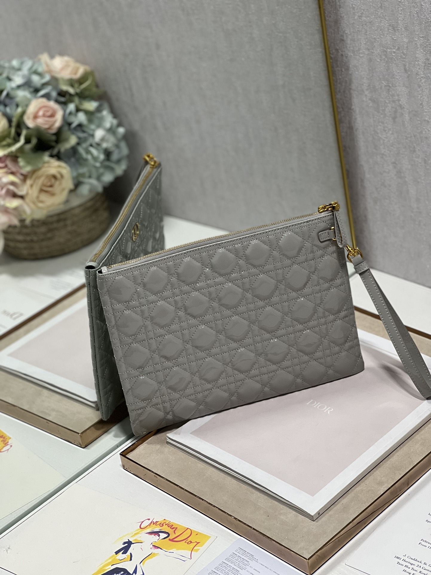 Large Caro Daily Pouch Black/Grey/Brown For Women 12in/30cm S5086UWHC_M9001:1High-quality replica