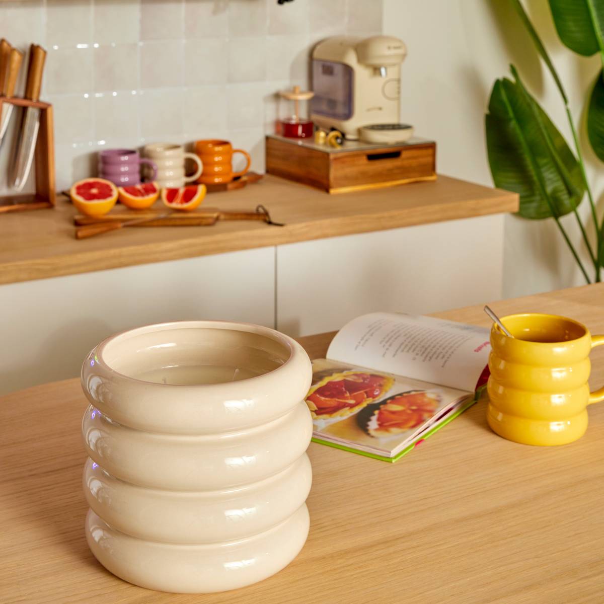 Scented Candle "Pool" Multiple scents, 850g