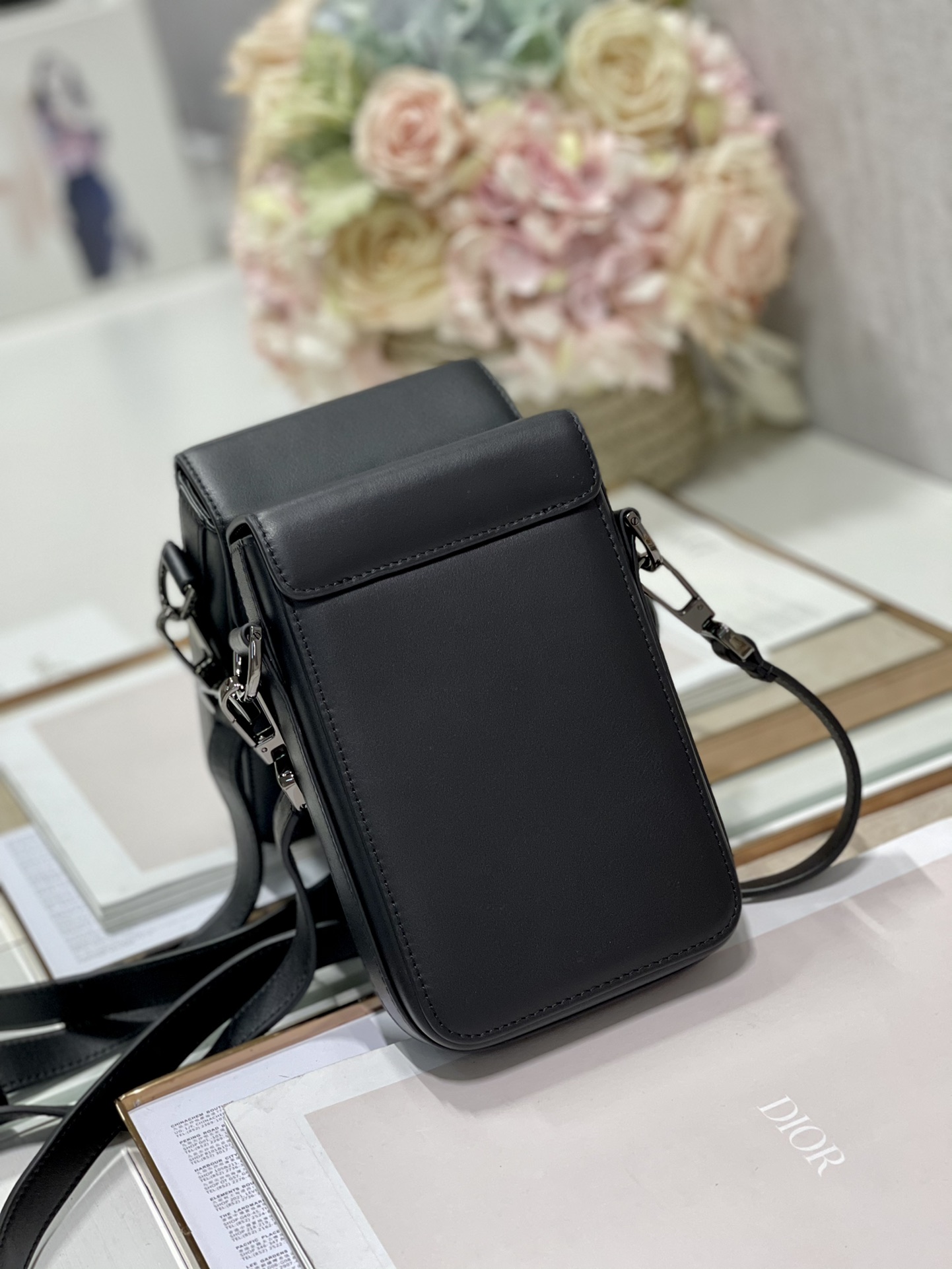 Saddle Vertical Pouch With Strap Beige/Black For Women 8.5in/22cm 2ADCA446YKS_H27E1:1High-quality replica