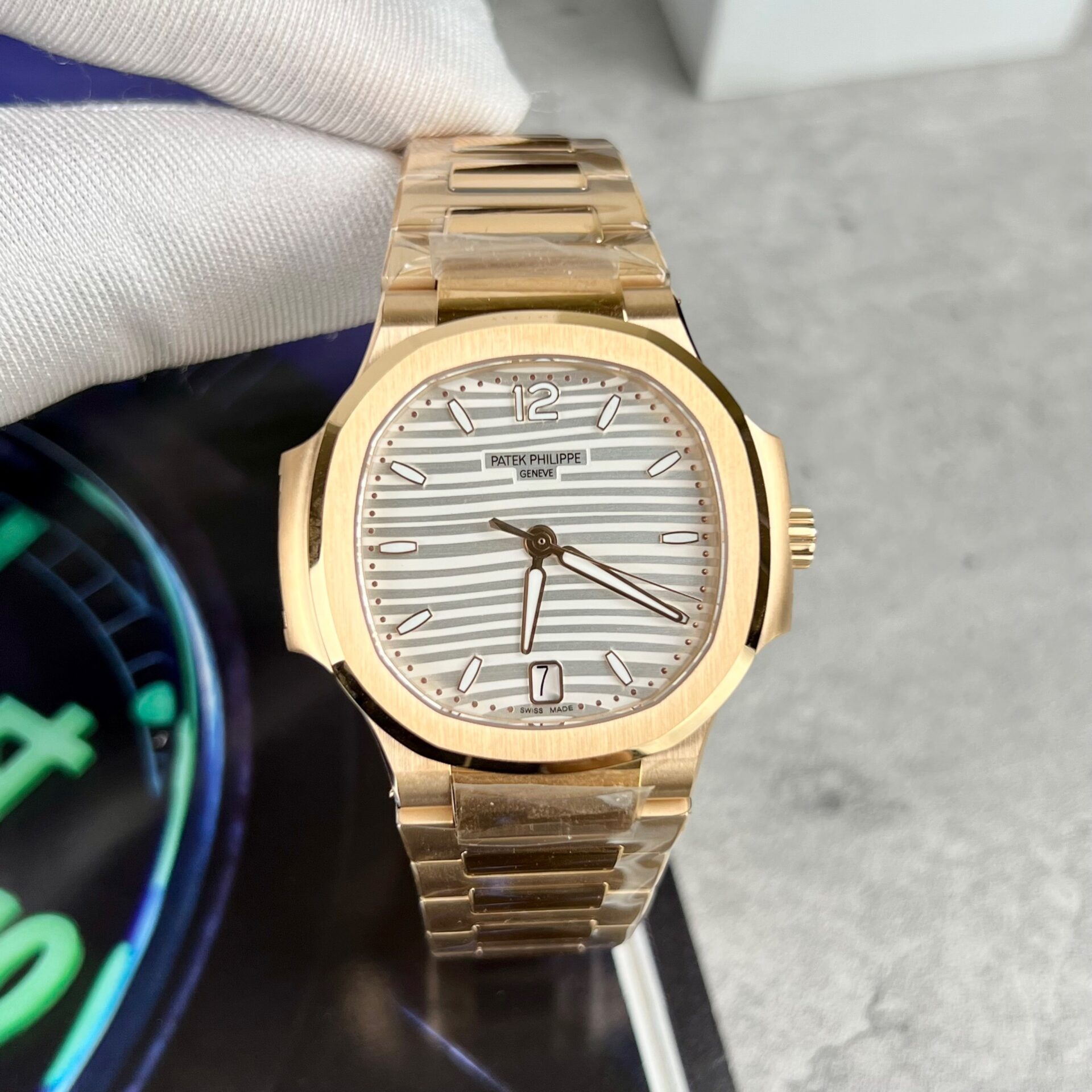 Patek Philippe Replica Watch Nautilus 7118 Rose Gold 3K Factory 35.2mm - Top club