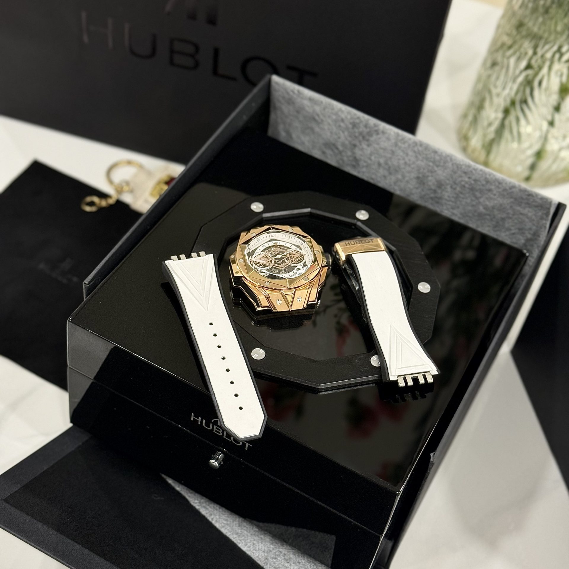 Hublot Replica 1:1 Watch Big Bang Sang Bleu ll King Gold Men s White BBF 45mm - Top club