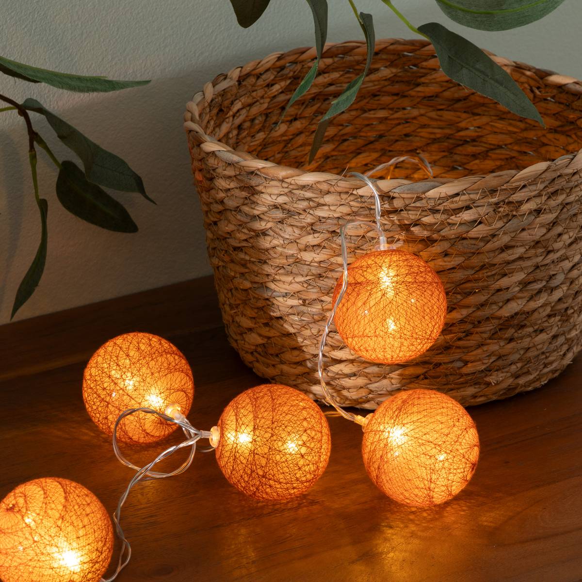 LED battery-powered garland "Tara" 10 luminous balls, L.165 cm