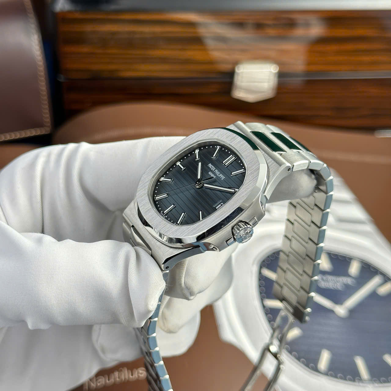 Patek Philippe Nautilus 5711 Replica Watch Refined Full Options Like Auth Top Top Quality 40mm - Top club