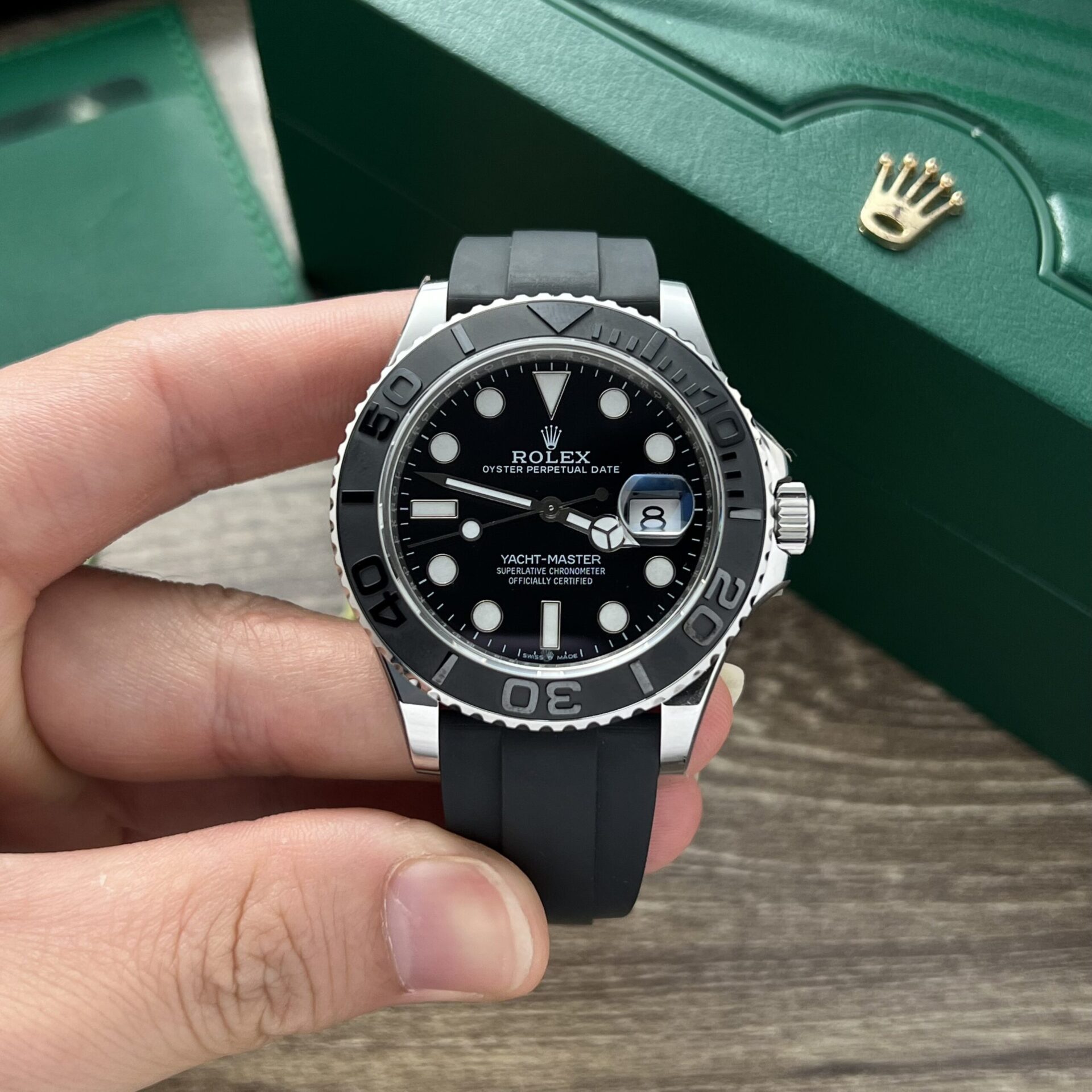Rolex Fake Clone Yacht-Master Black Dial Rubber Strap EW Factory 40mm - Elite Watch Atelier