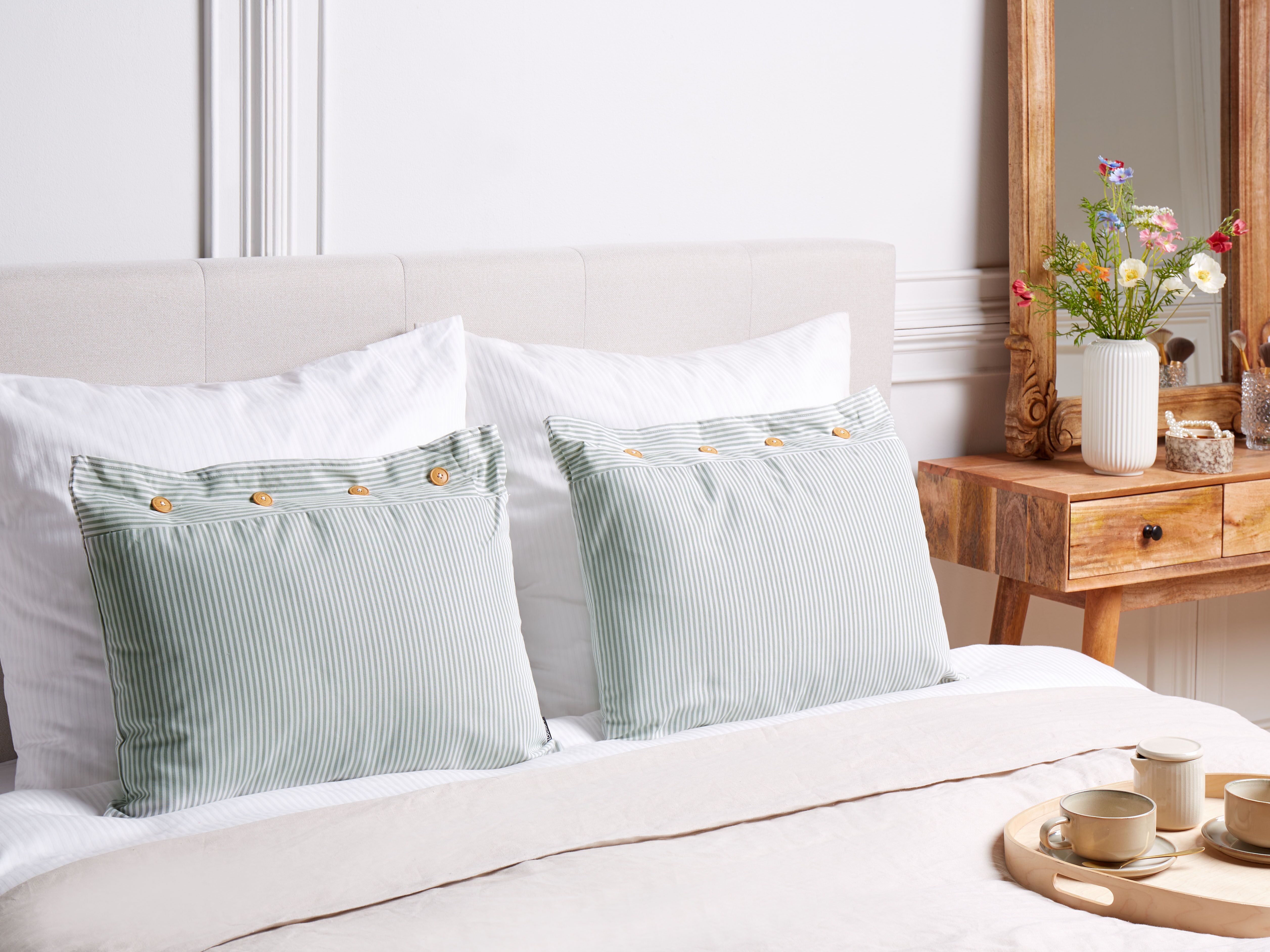 Set of 2 Decorative Cushions SEBRINE 40 x 60 cm Mint Green Striped