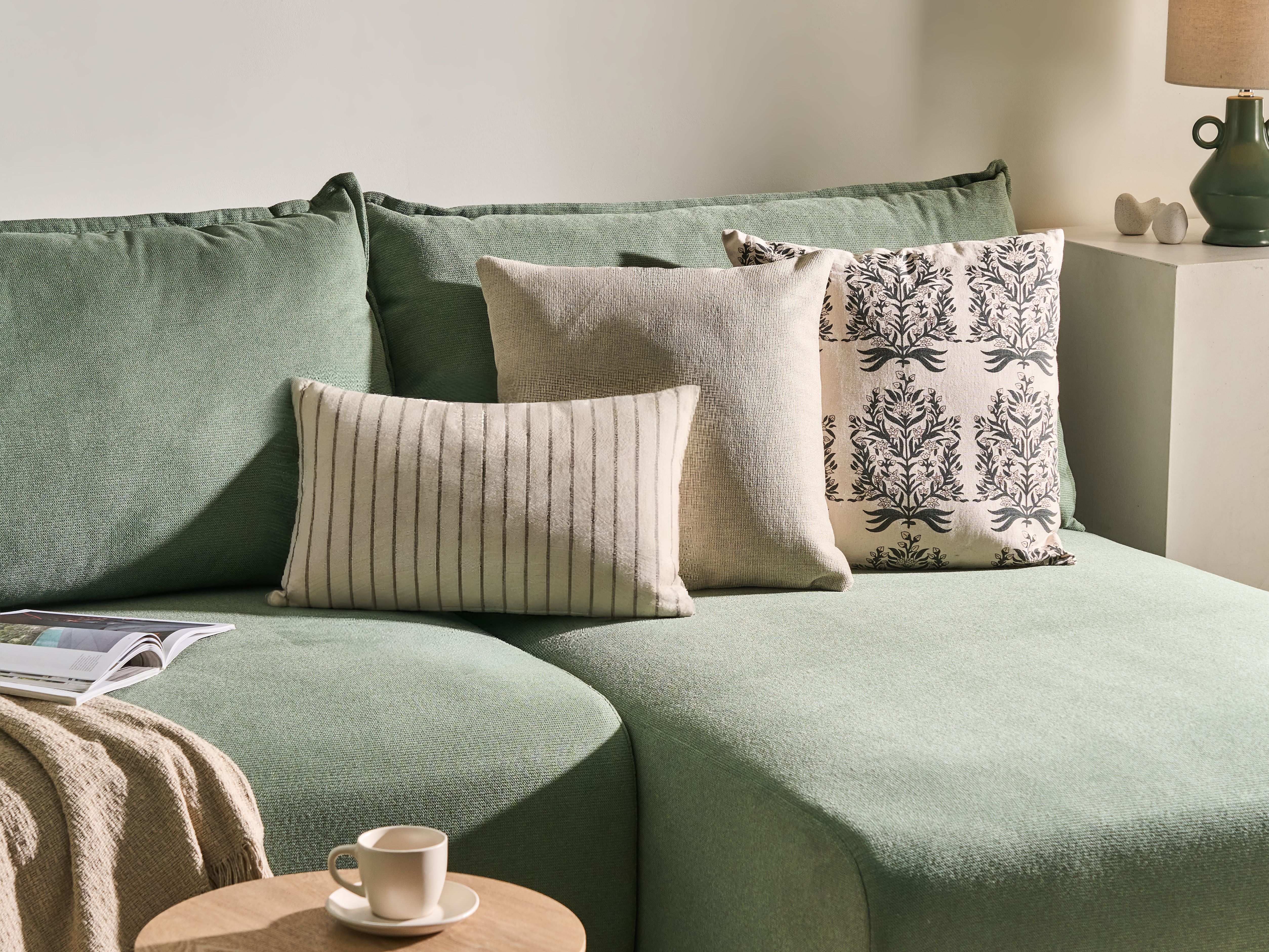 Set of 3 Decorative Cushions MYRISTICA Cotton 30 x 50 cm 45 x 45 cm Beige Floral Pattern