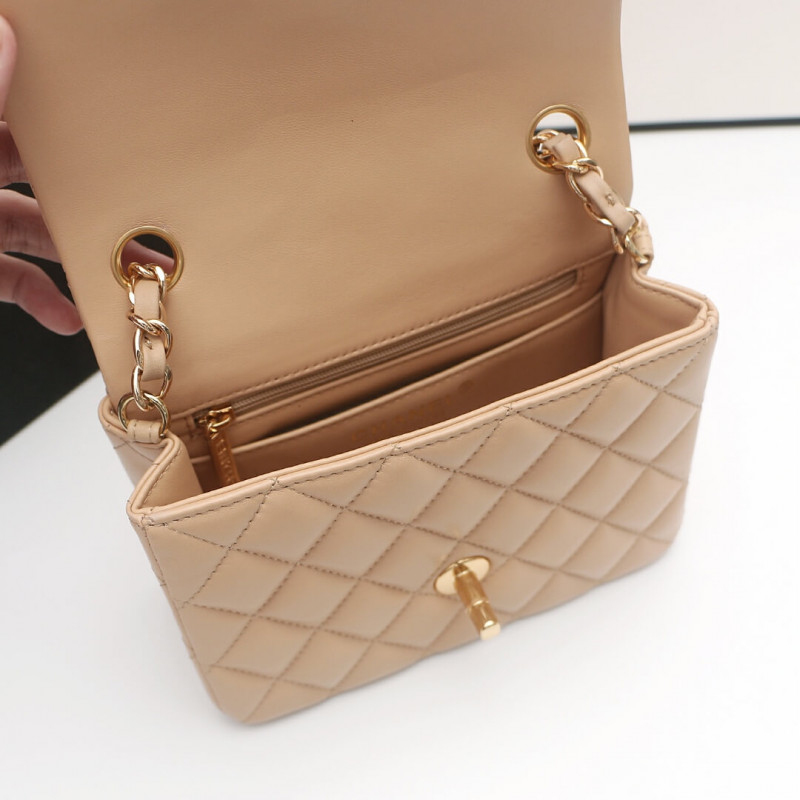 Replica Chanel Lambskin 17Cm Classic Flap Bag 11151:1High-quality replica